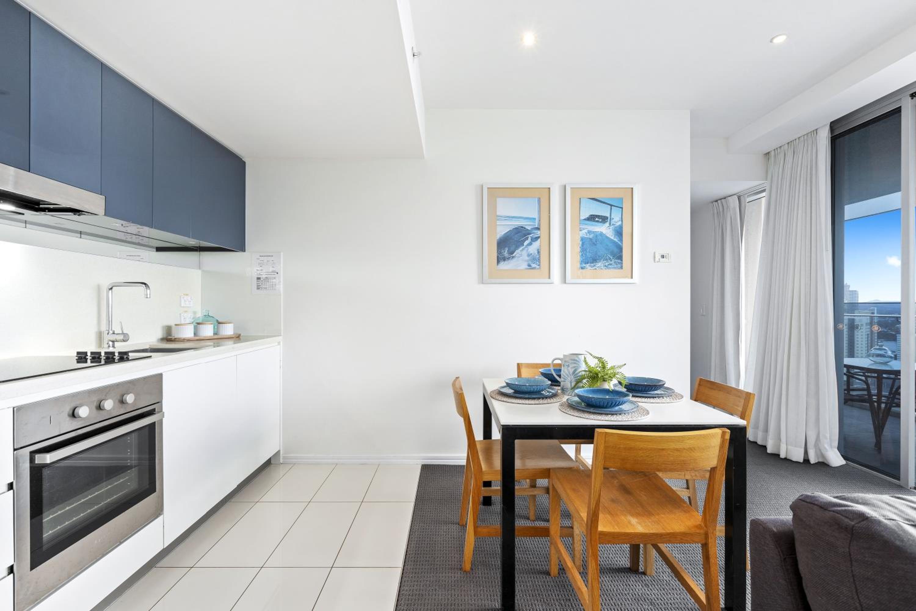 H'Residence Surfers Paradise MID WEEK MADNESS DEAL - Q Stay