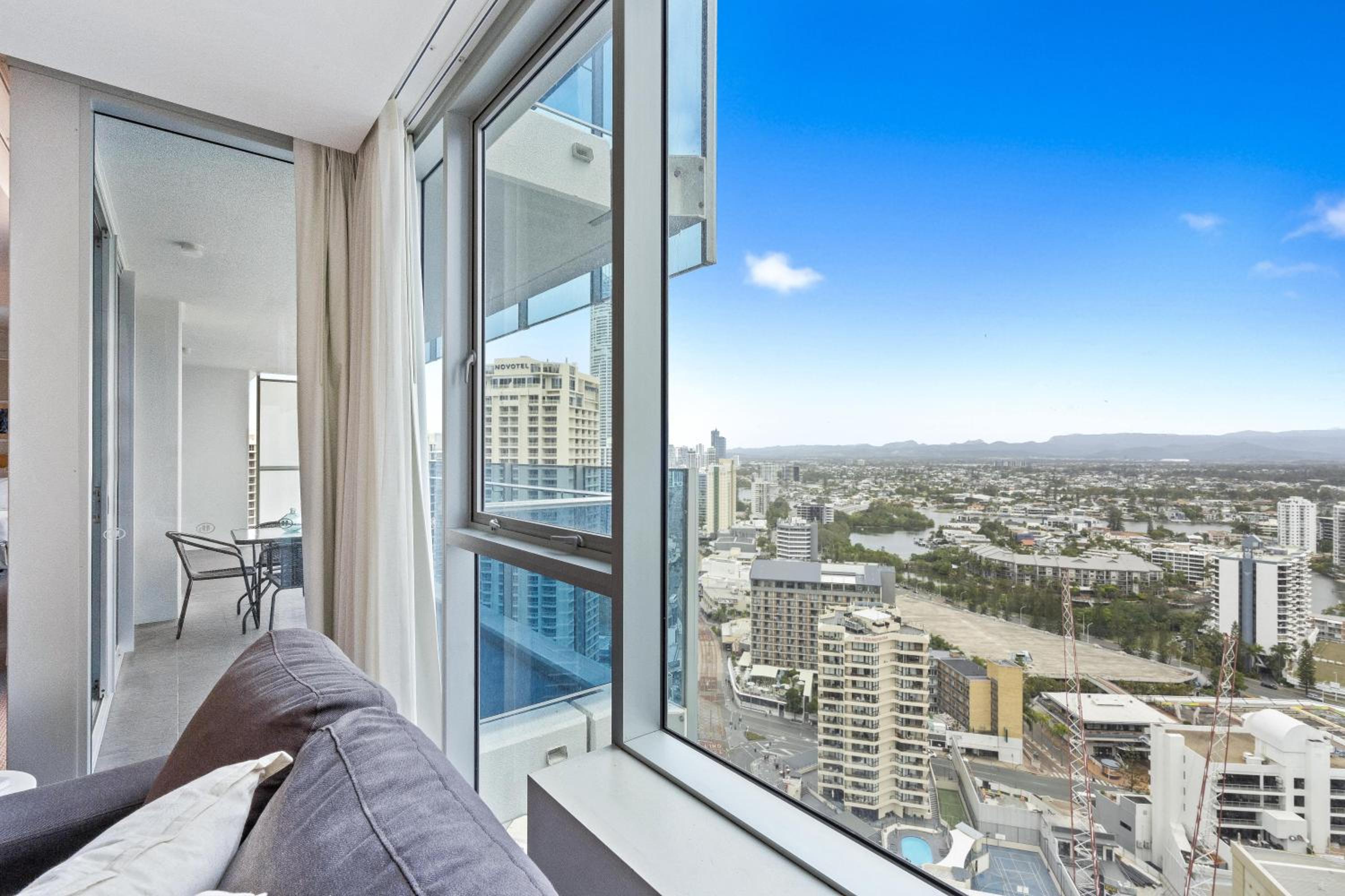 H'Residence Surfers Paradise MID WEEK MADNESS DEAL - Q Stay