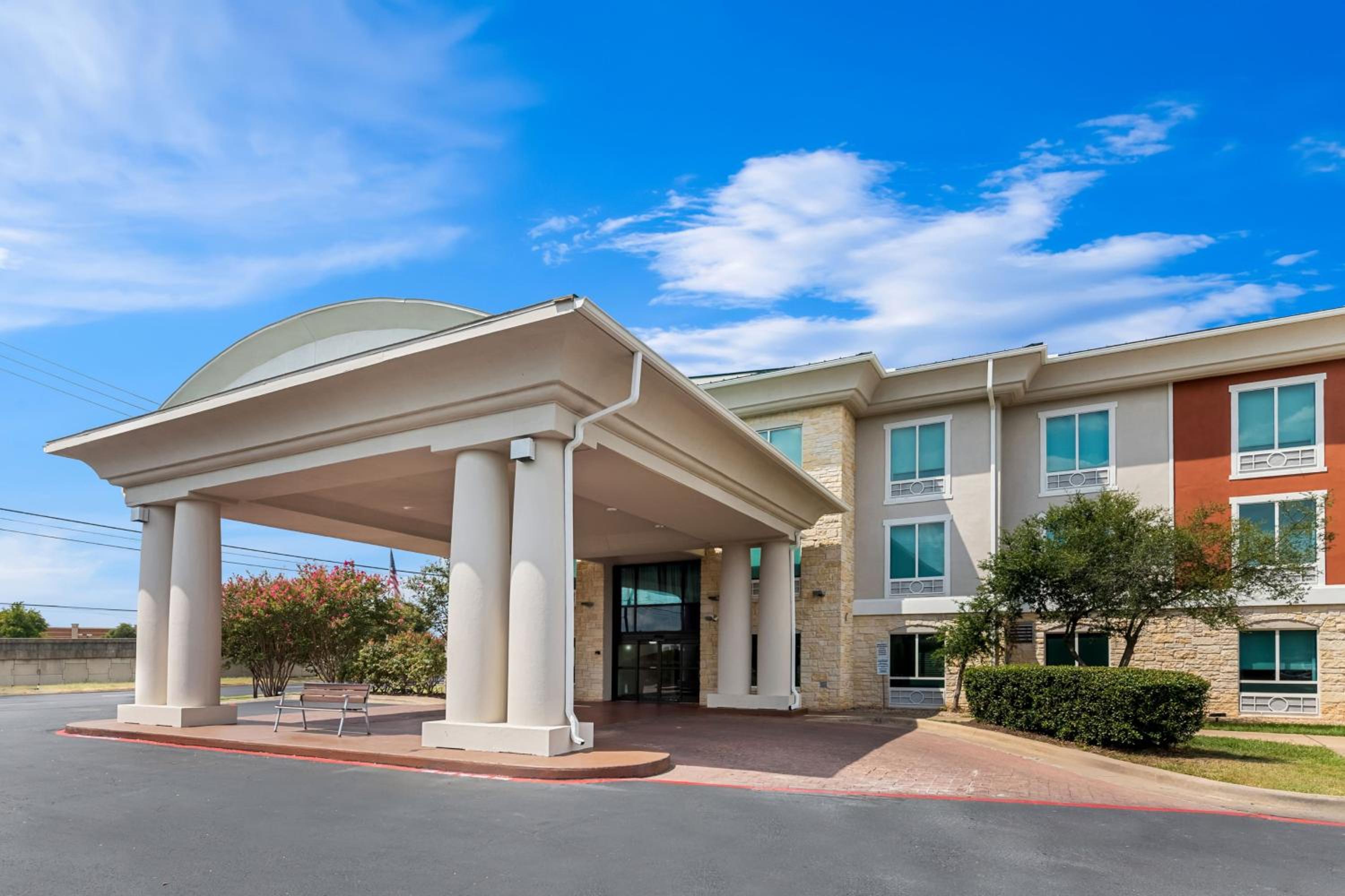 Holiday Inn Express  Suites Austin SW - Sunset Valley, and IHG Hotel - Property Image 5