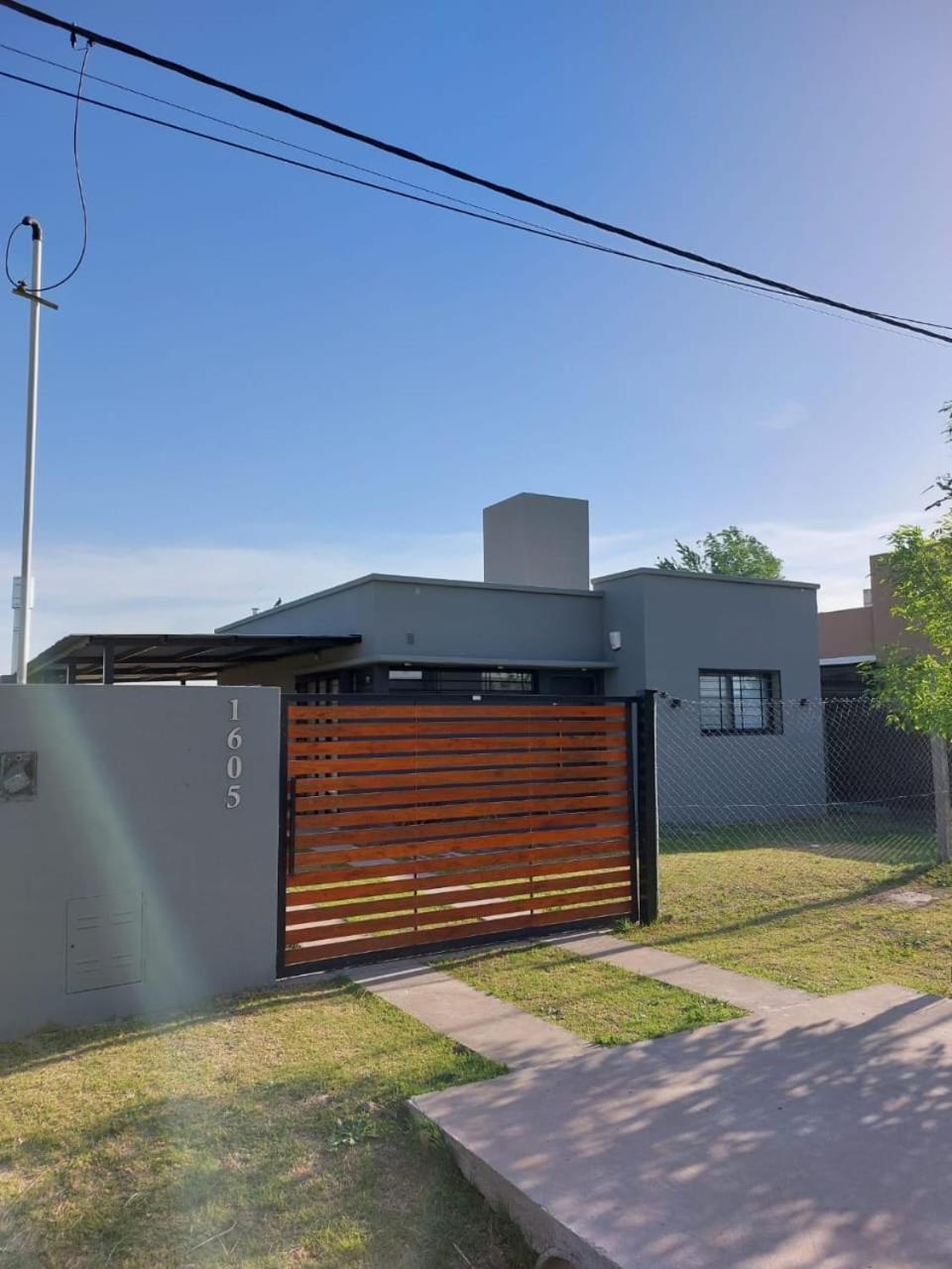 Casa con pileta Las Tardes Roldan