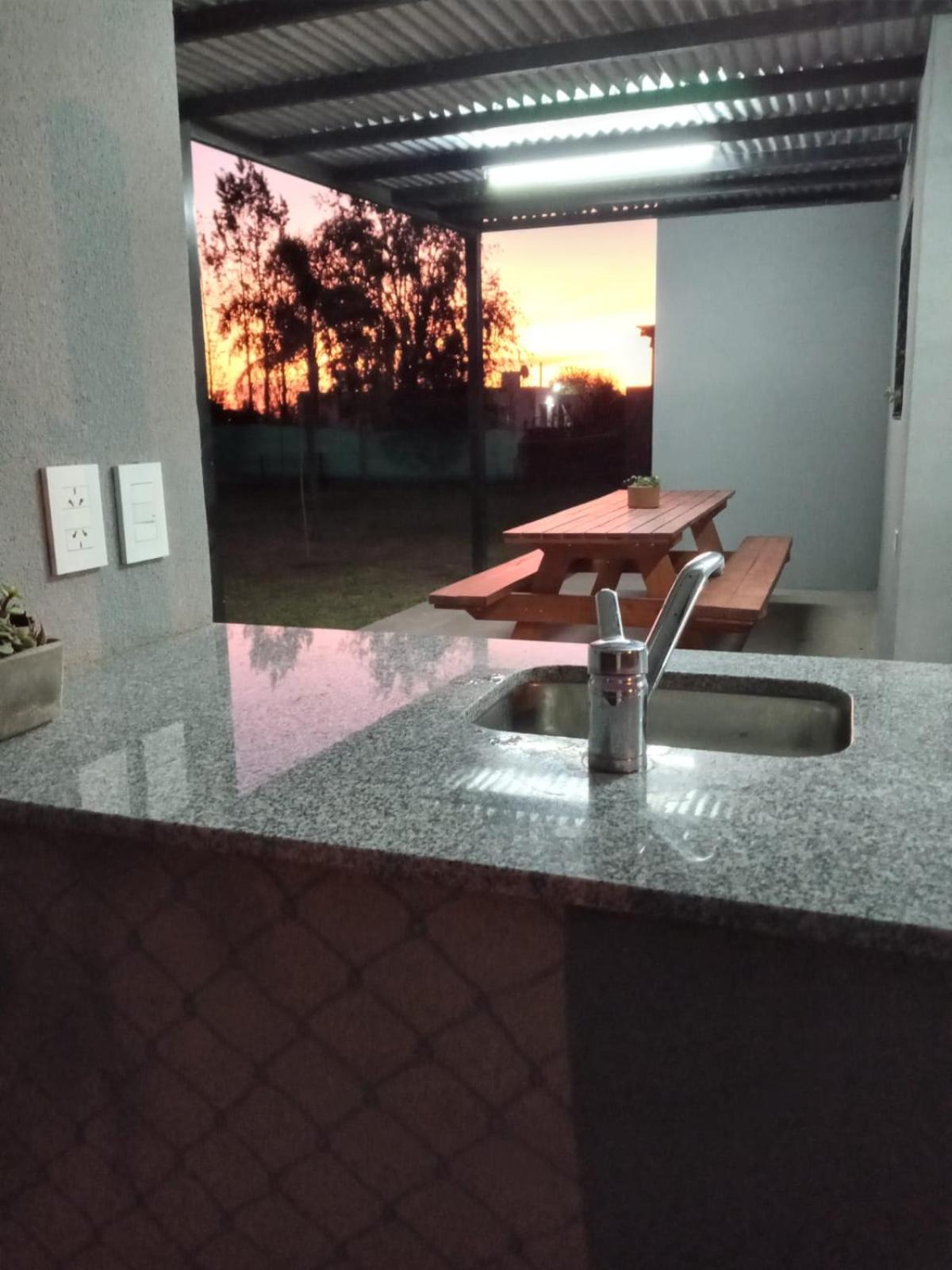 Casa con pileta Las Tardes Roldan