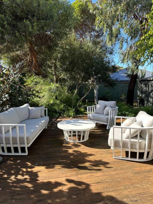 White Pebble - stylishly curated 4 bedroom home