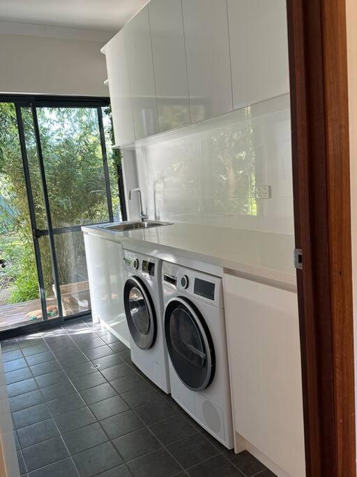 White Pebble - stylishly curated 4 bedroom home