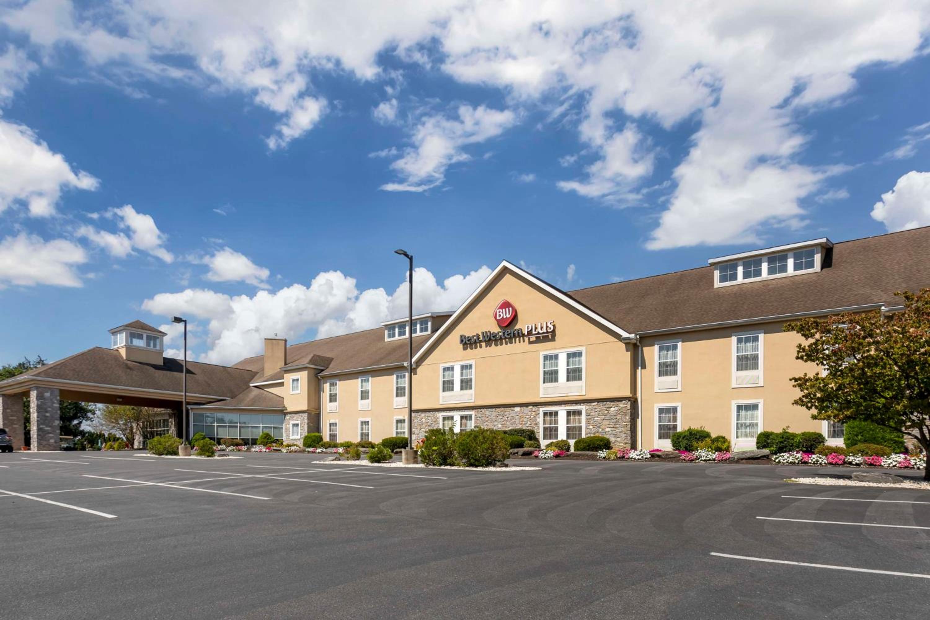 Best Western PLUS Revere Inn  Suites - Property Image 6
