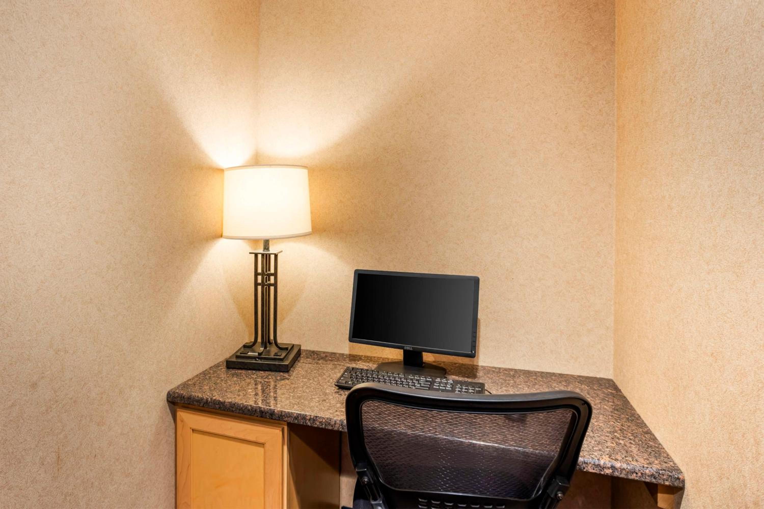 Best Western PLUS Revere Inn  Suites - Property Image 7