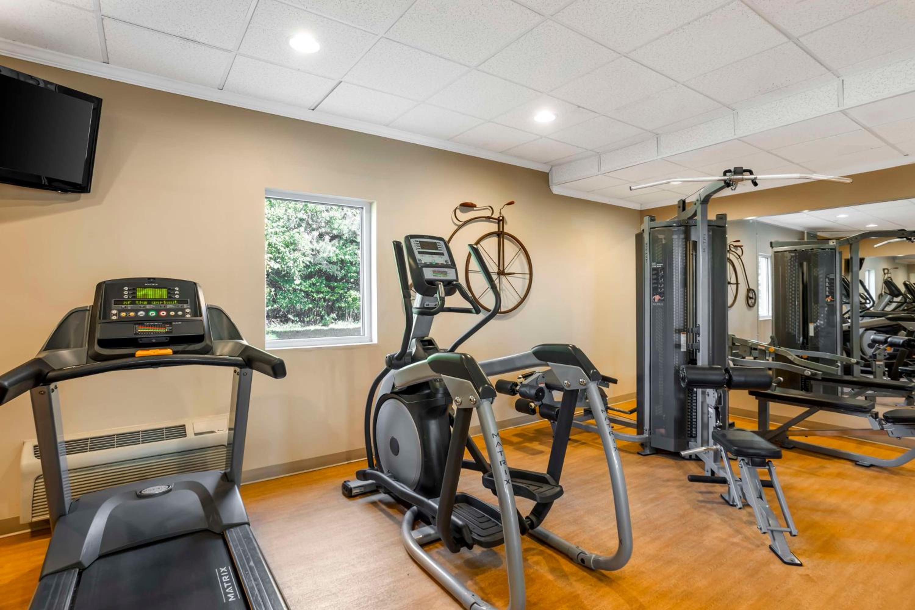 Best Western PLUS Revere Inn  Suites - Property Image 4