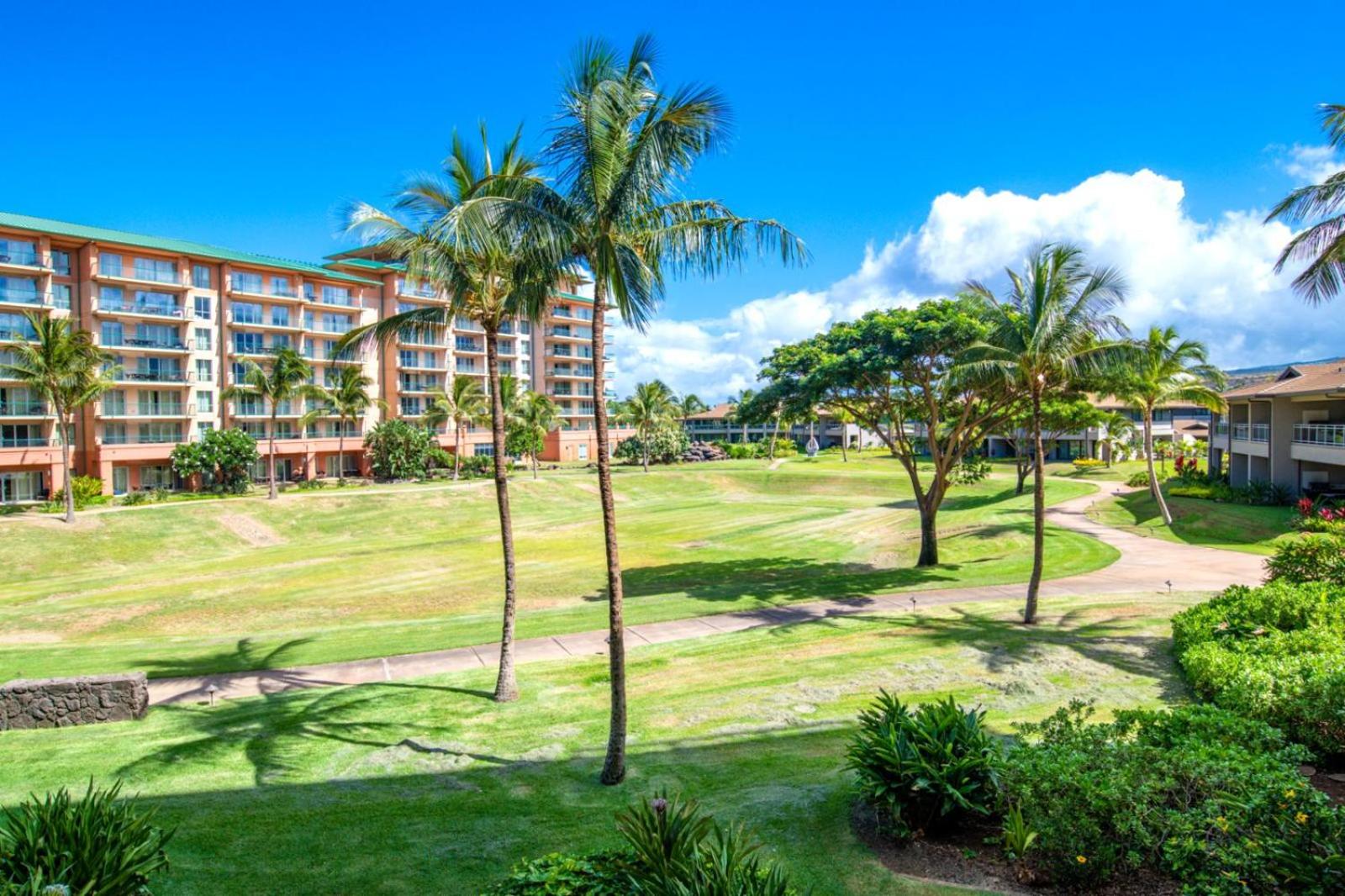 KBM Resorts: Honua Kai Hokulani HKH-240 – Ocean Views Steps to Beach Includes Rental Car