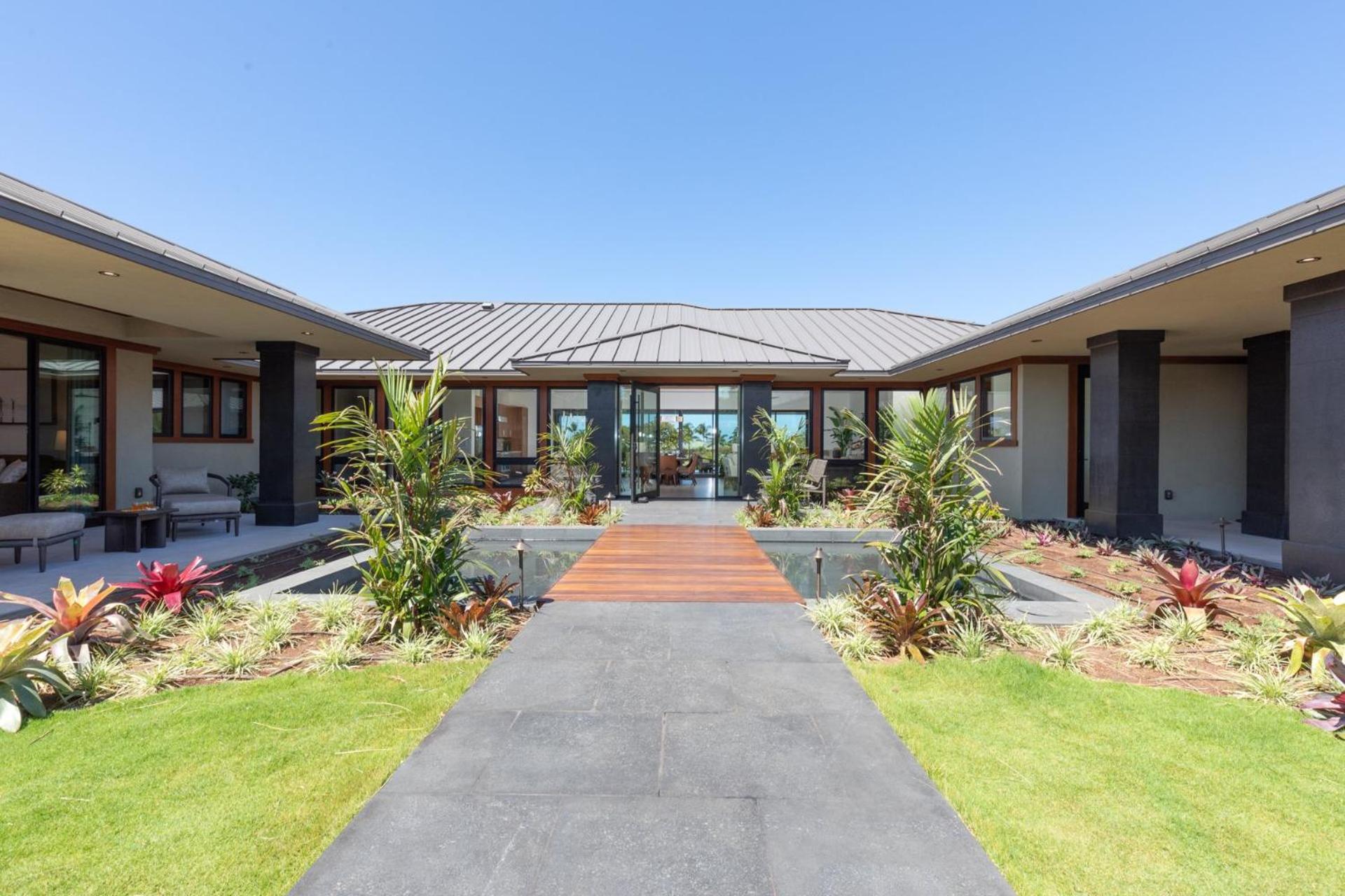 ❤PiH❤ Hawaiian Elegance Short walk to best beaches Heated Lap Pool Spa view 5