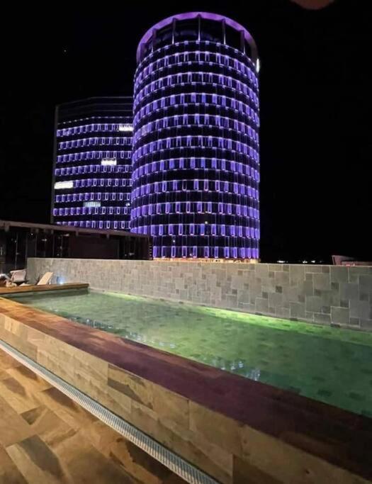 Apto lujoso luminoso y moderno al lado de M40 y GREEN TOWER