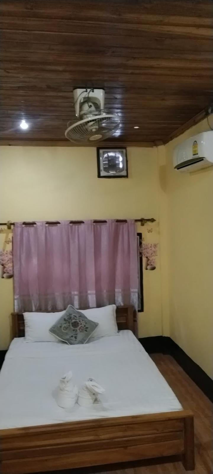 Phanh Tha Sone House view 4