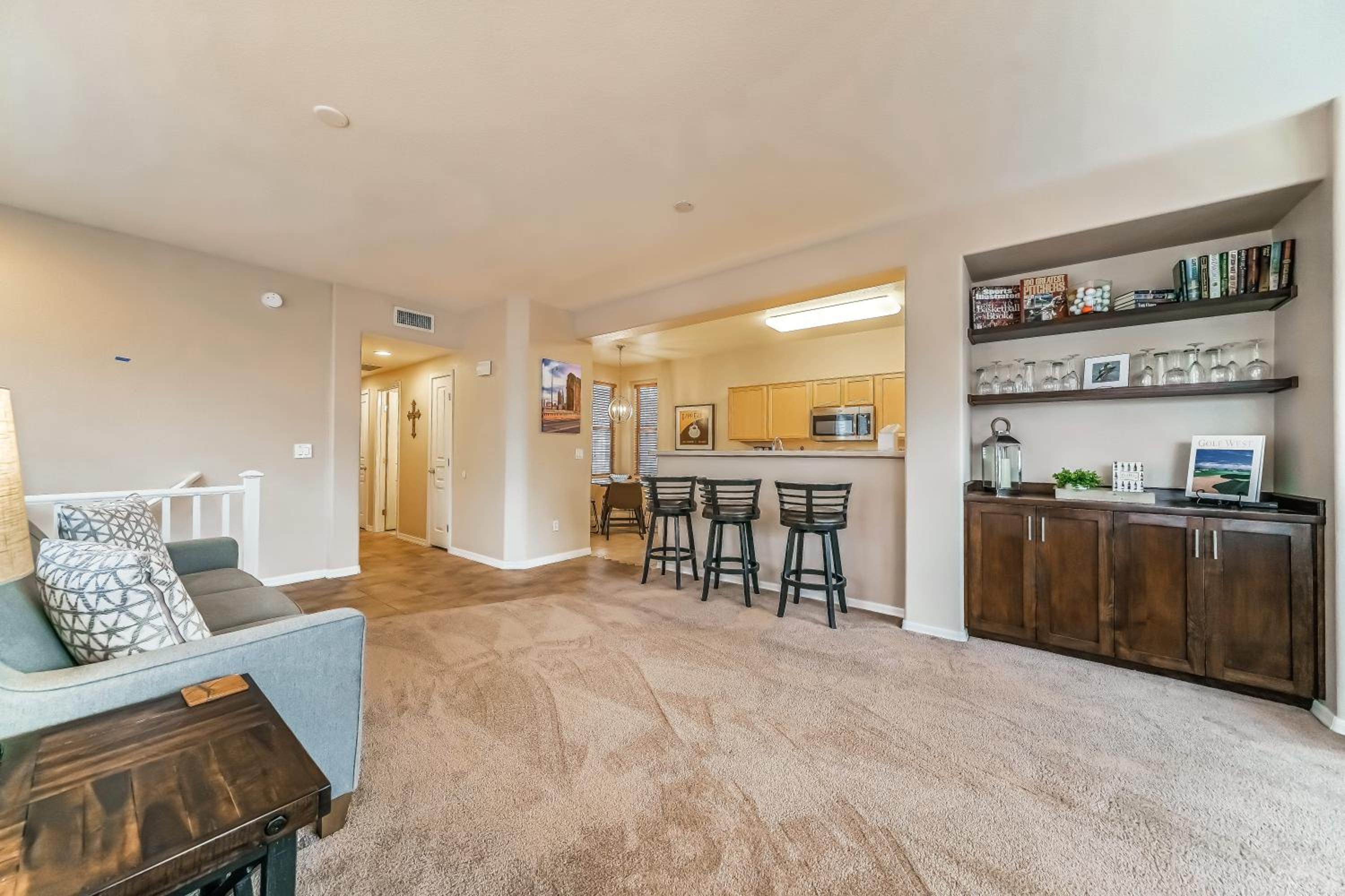 Well Appointed Condo Near The Westin Kierland Spa view 4