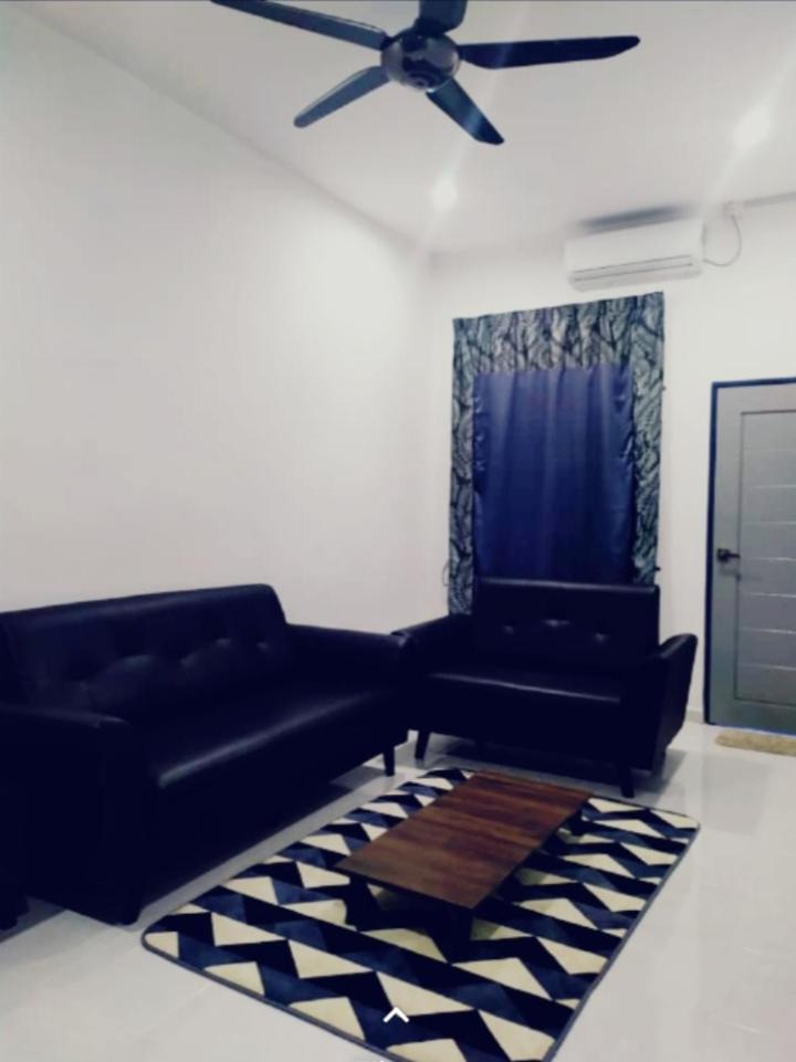 Eryna HOMESTAY KEMAMAN photo 2