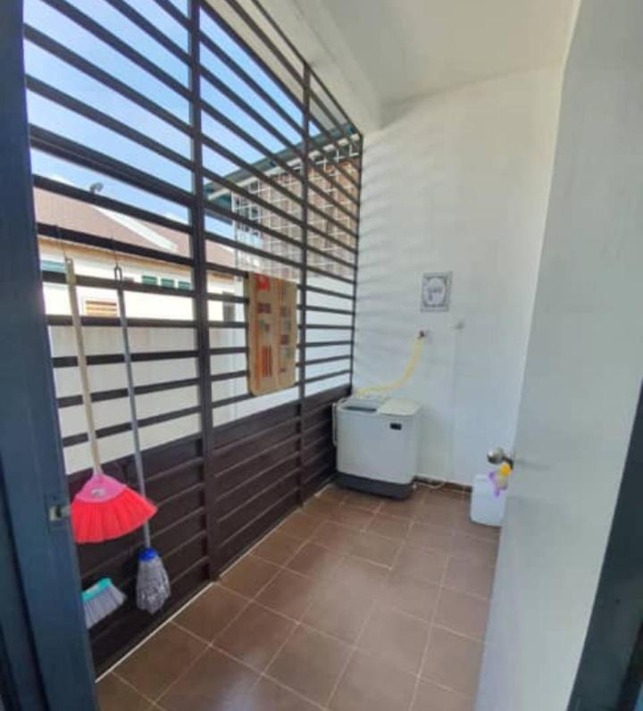 Eryna HOMESTAY KEMAMAN photo 5
