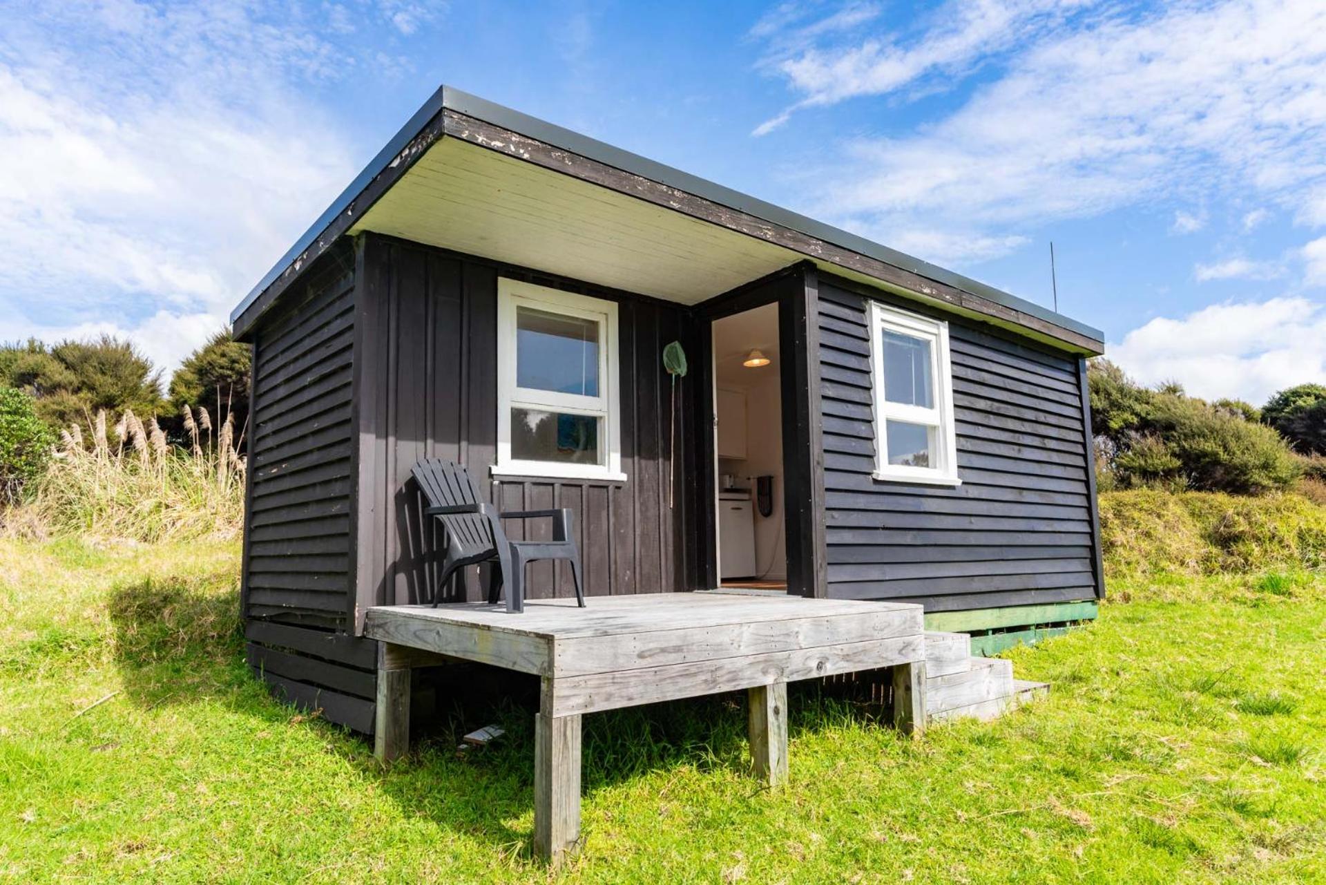 Seaview and Pohutukawa - Pakiri Beach Retreat