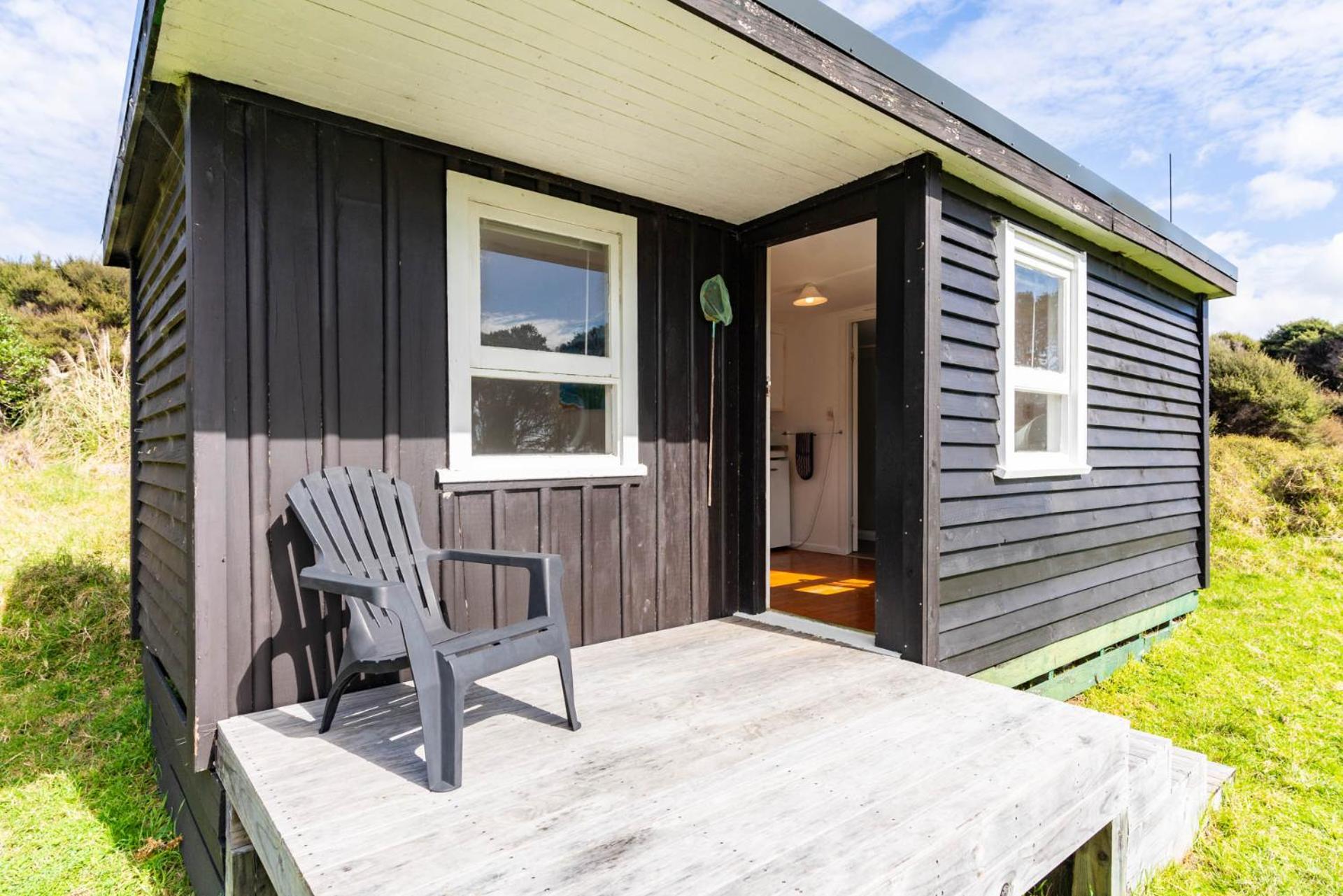 Seaview and Pohutukawa - Pakiri Beach Retreat