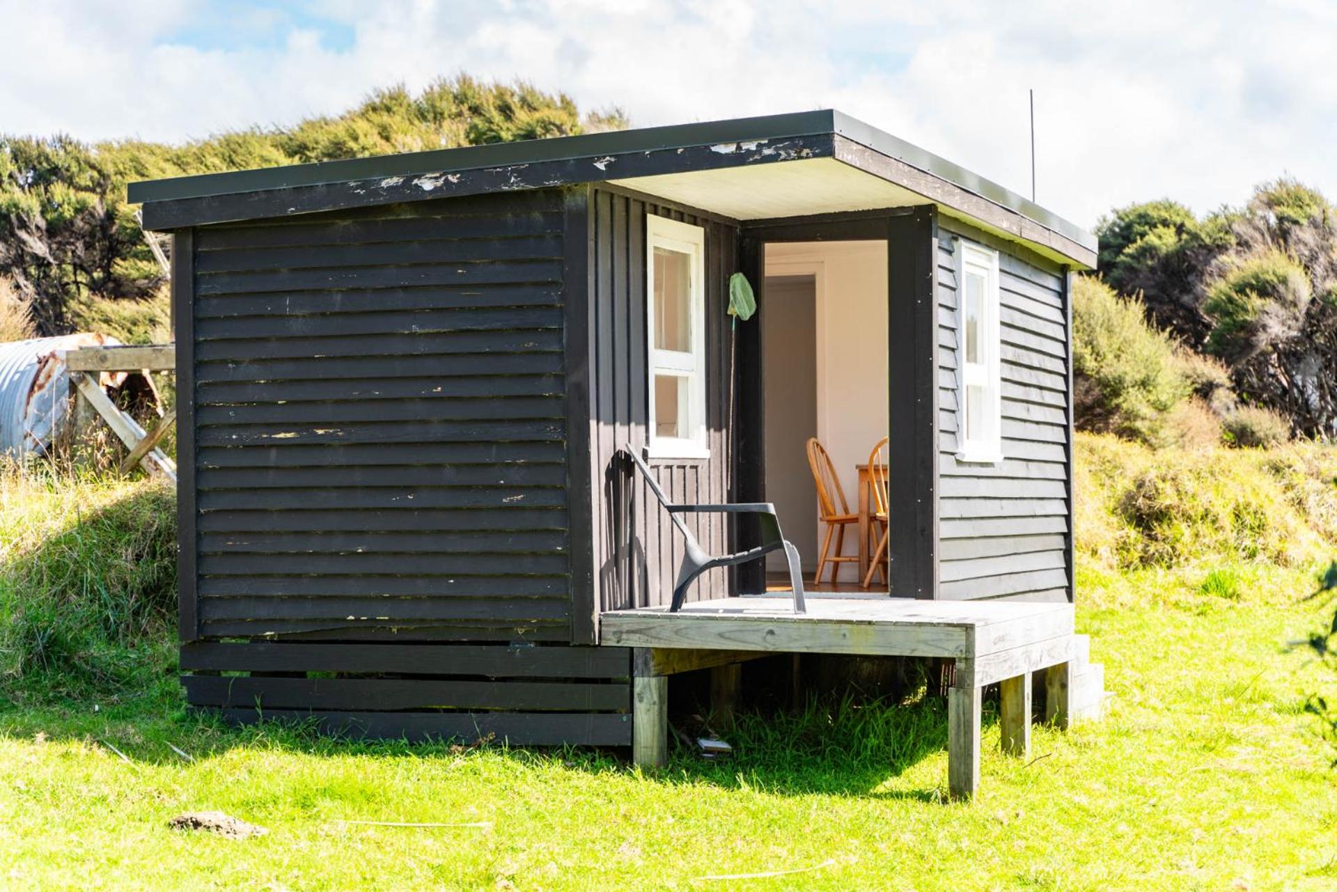 Seaview and Pohutukawa - Pakiri Beach Retreat