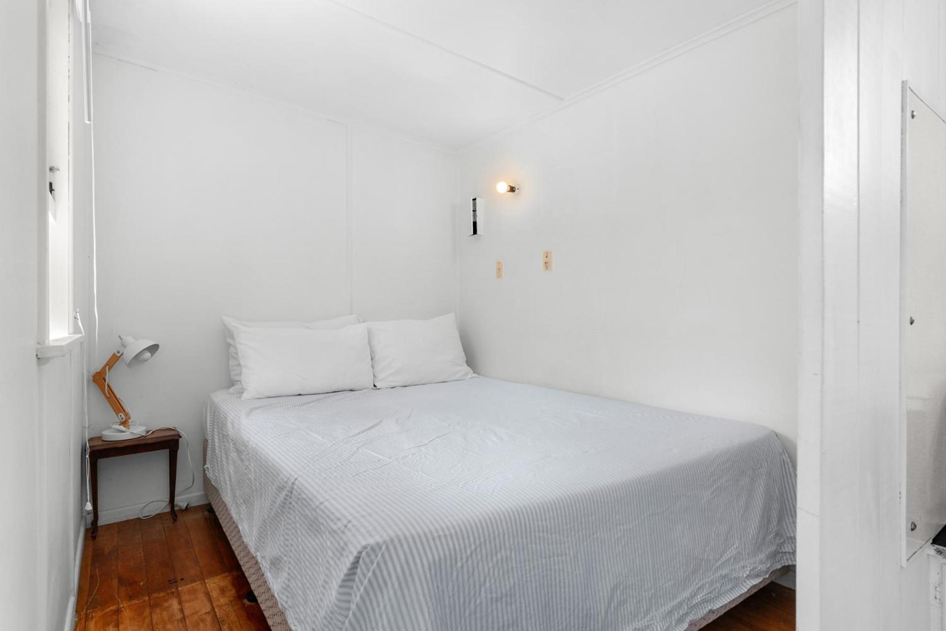 Seaview and Pohutukawa - Pakiri Beach Retreat