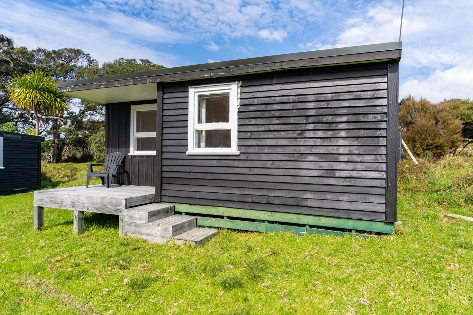 Seaview and Pohutukawa - Pakiri Beach Retreat