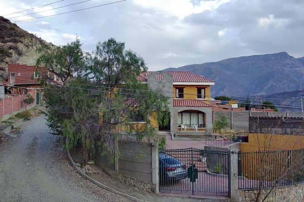 Family Country House in La Paz