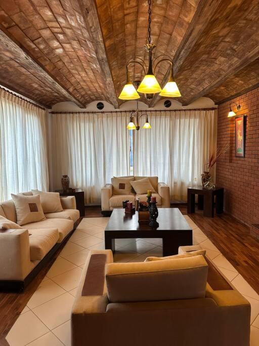Family Country House in La Paz