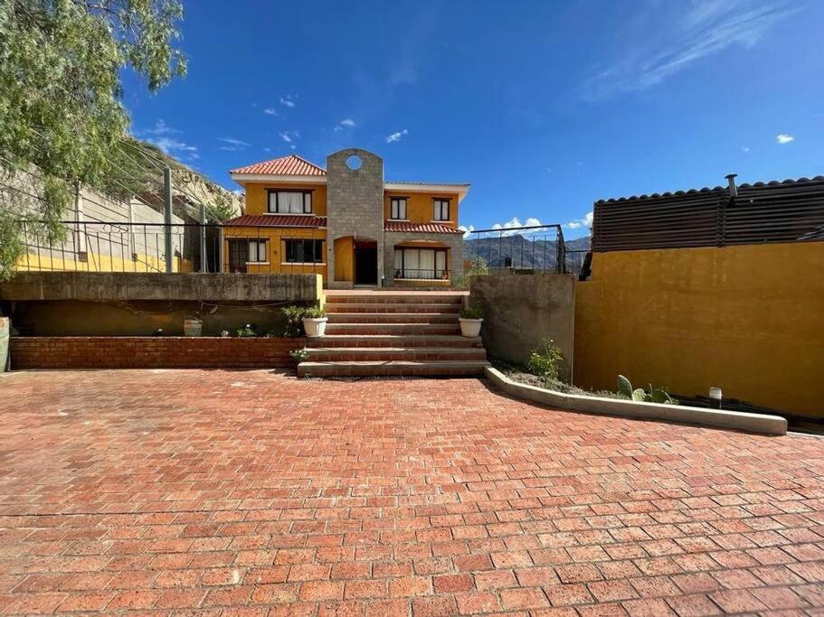 Family Country House in La Paz