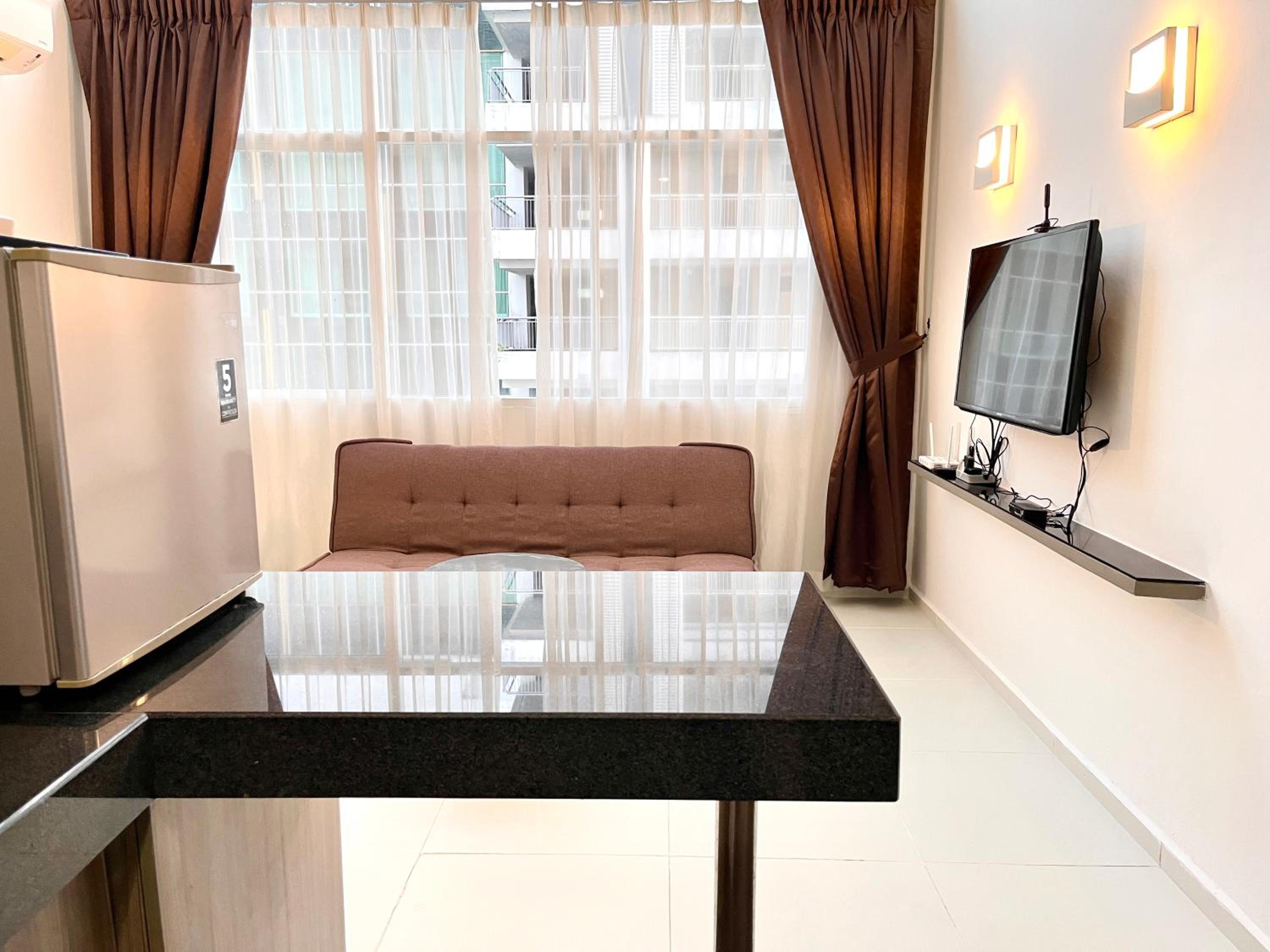 HillLand Suites