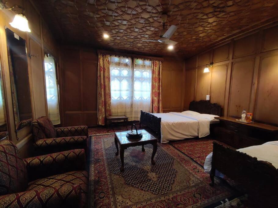 The Kotroos Houseboat Retreat by Homeyhuts view 3