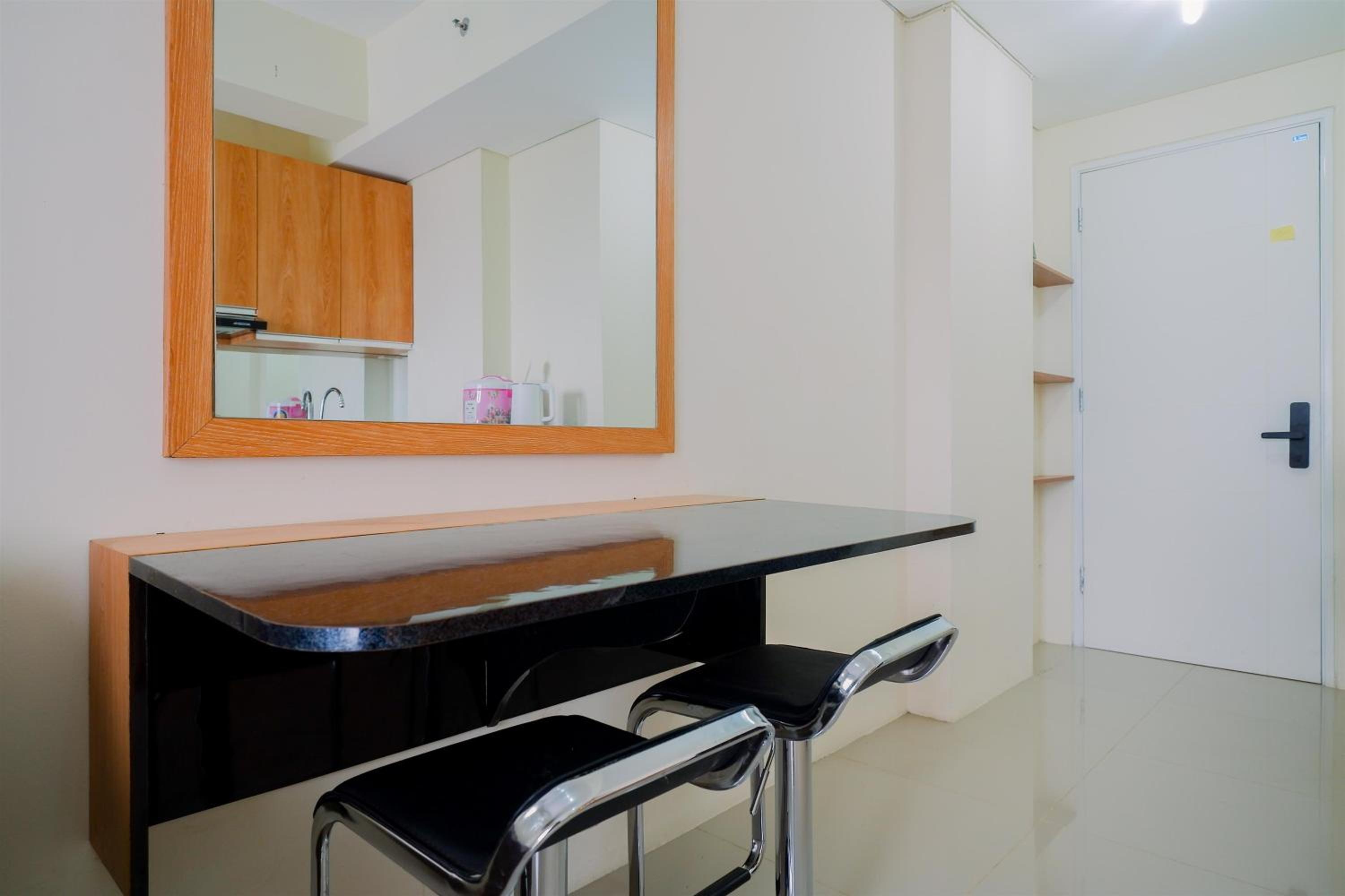 Warm and Cozy Living 2BR Bogorienze Apartment By Travelio