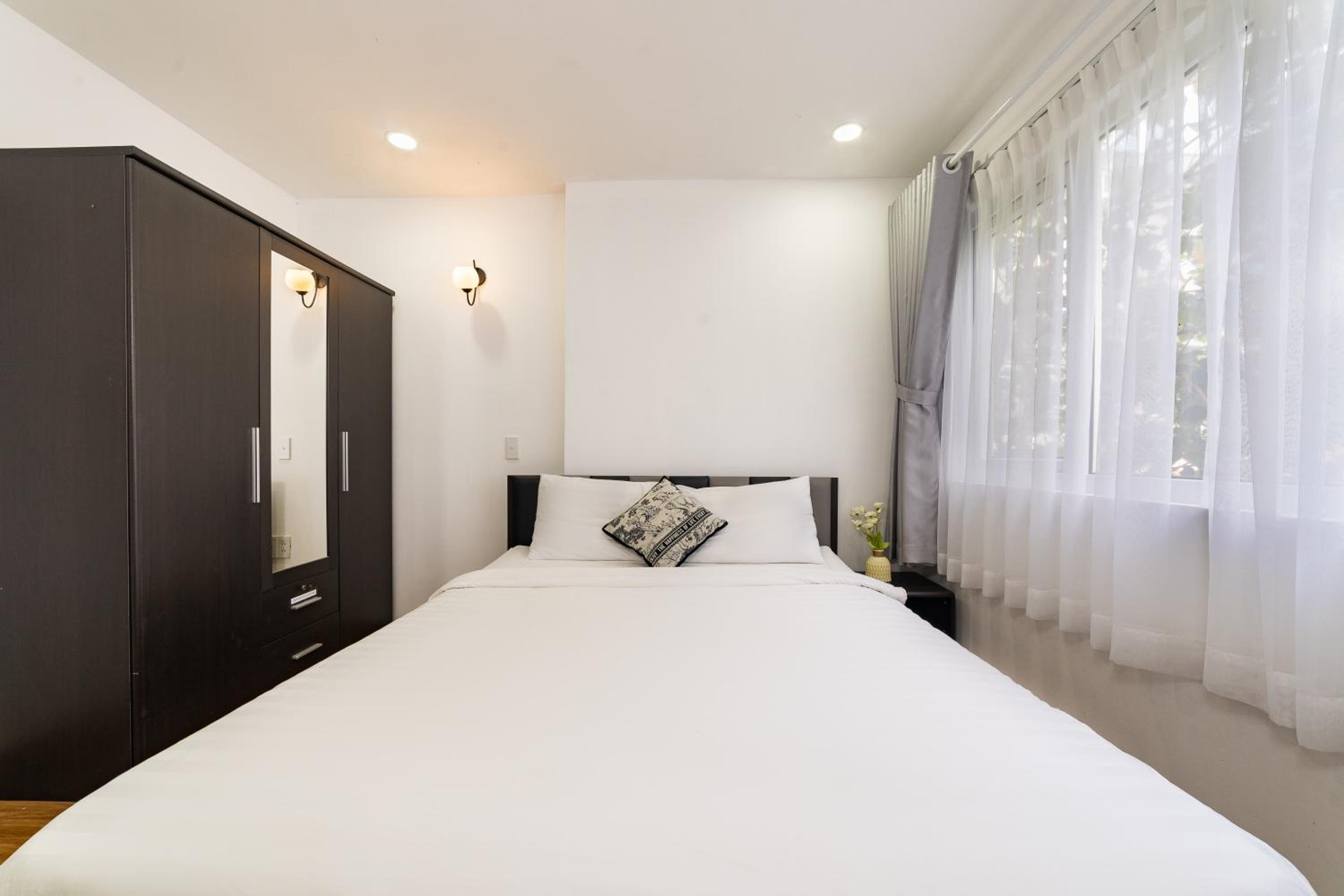 Tan Son Nhat Airport Apartment by SABAY
