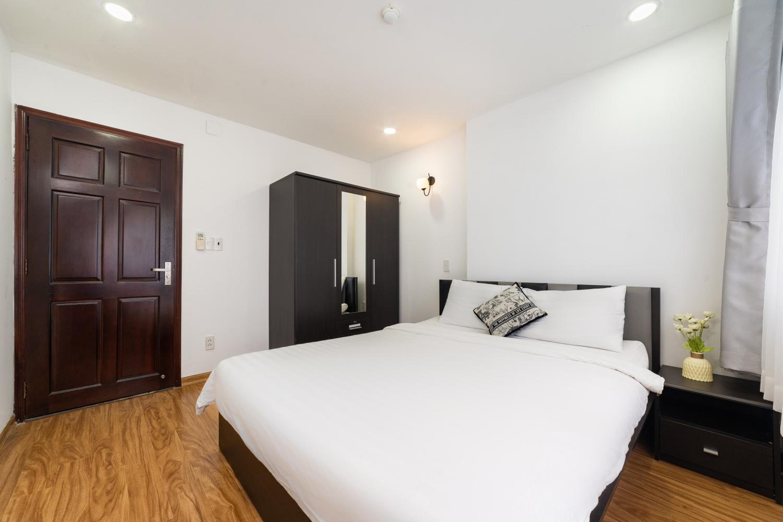 Tan Son Nhat Airport Apartment by SABAY