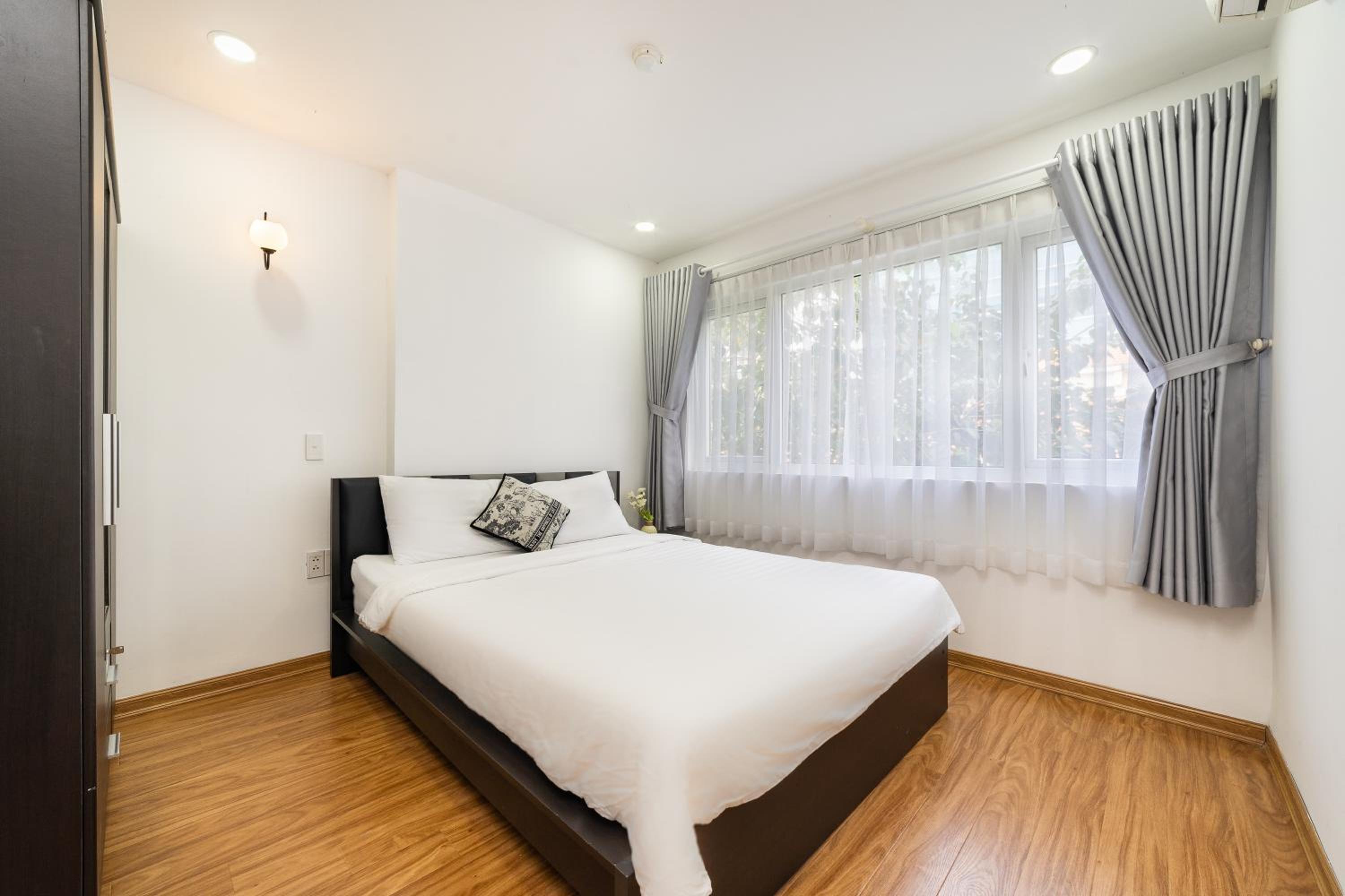 Tan Son Nhat Airport Apartment by SABAY