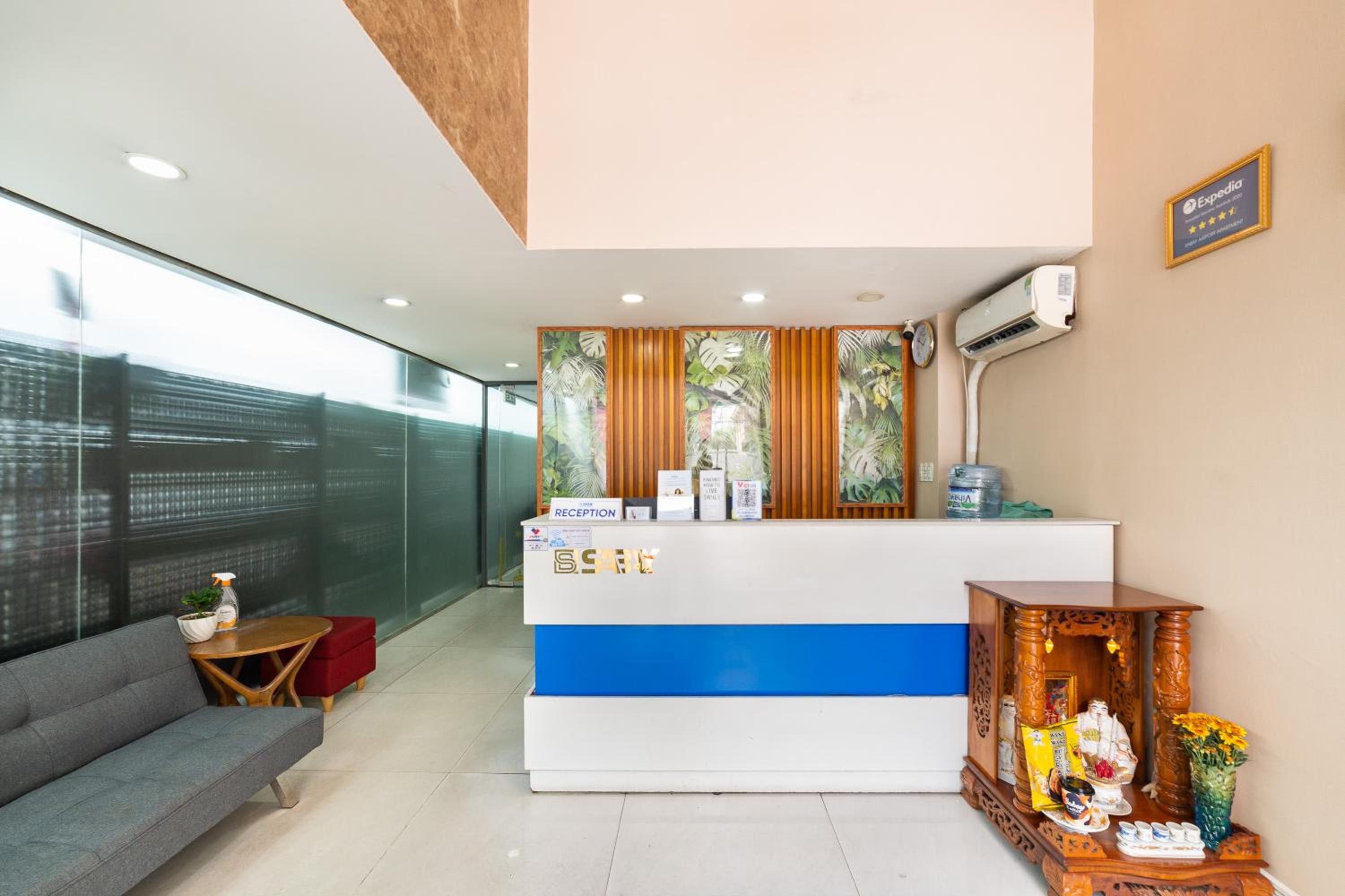 Tan Son Nhat Airport Apartment by SABAY