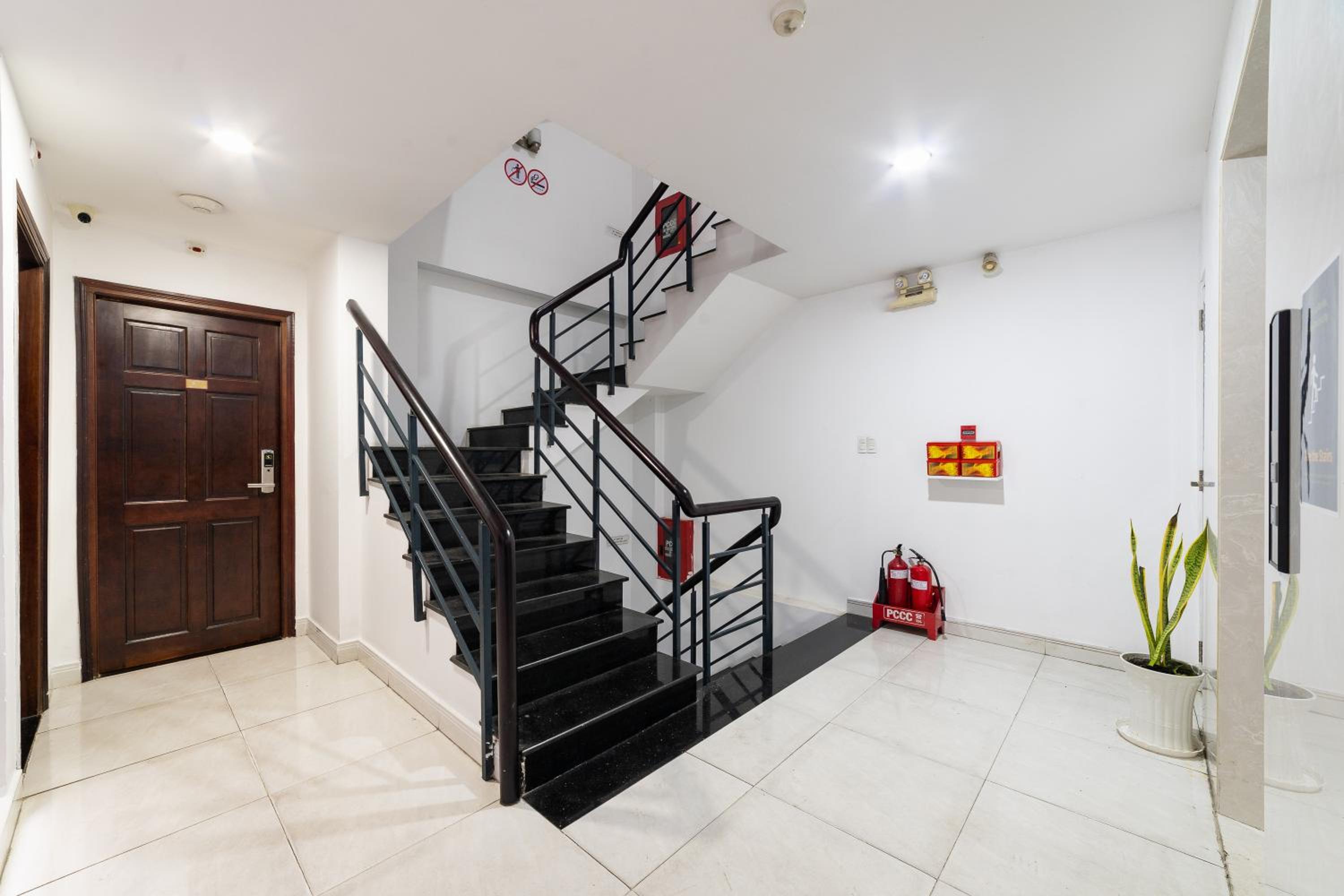 Tan Son Nhat Airport Apartment by SABAY