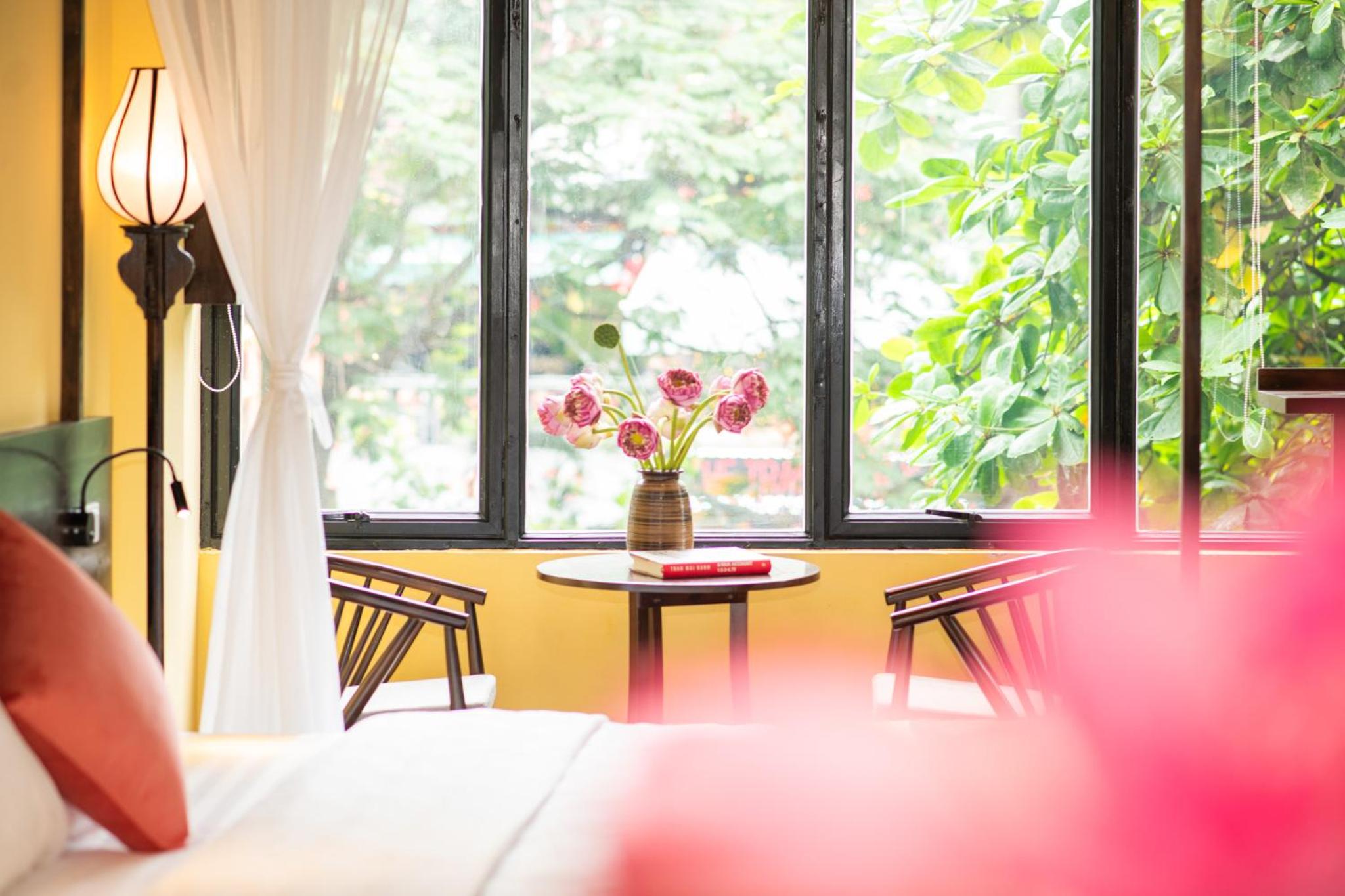 Old Quarter Lux Boutique Train View Studio Retreat