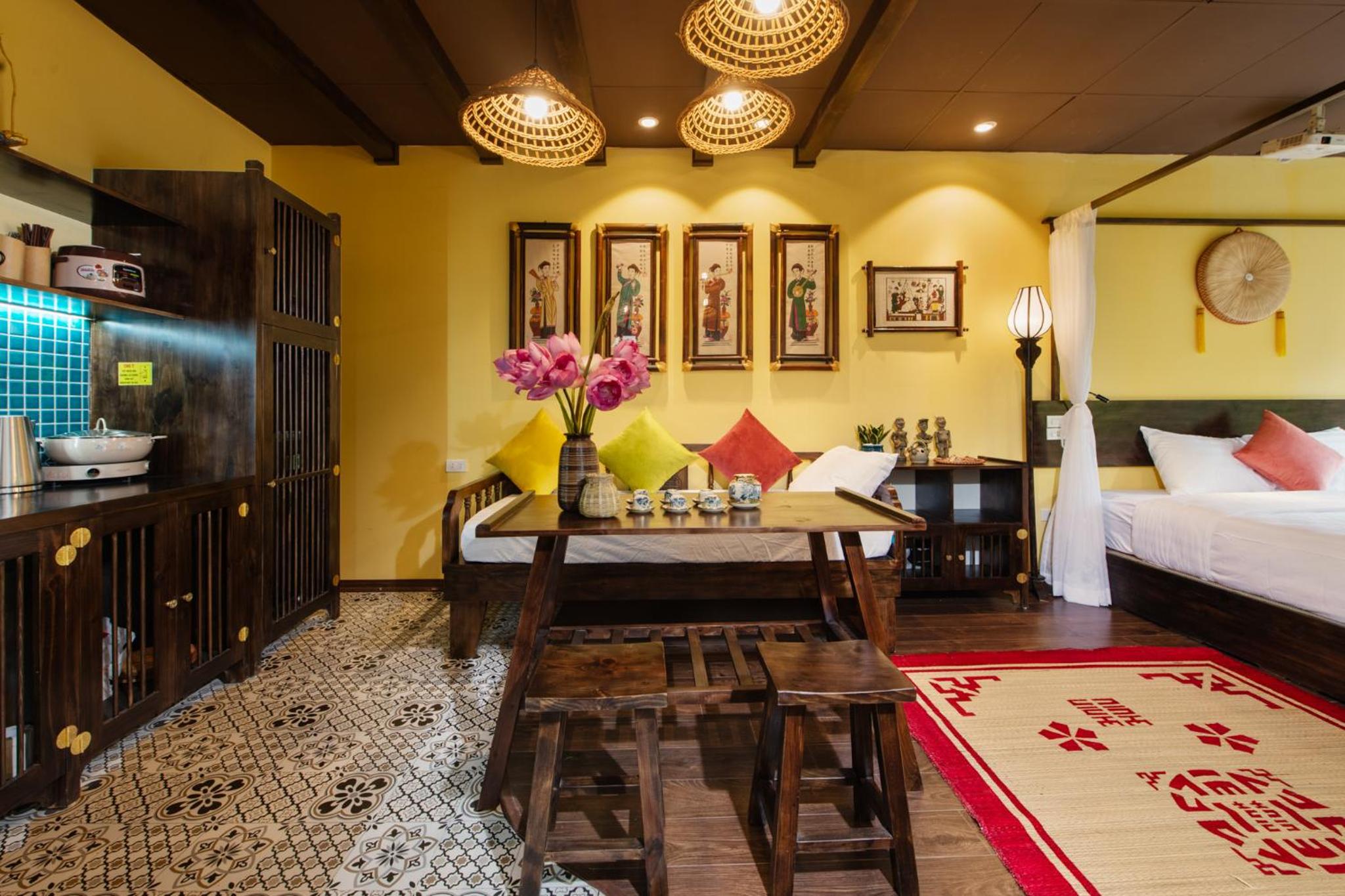 Old Quarter Lux Boutique Train View Studio Retreat