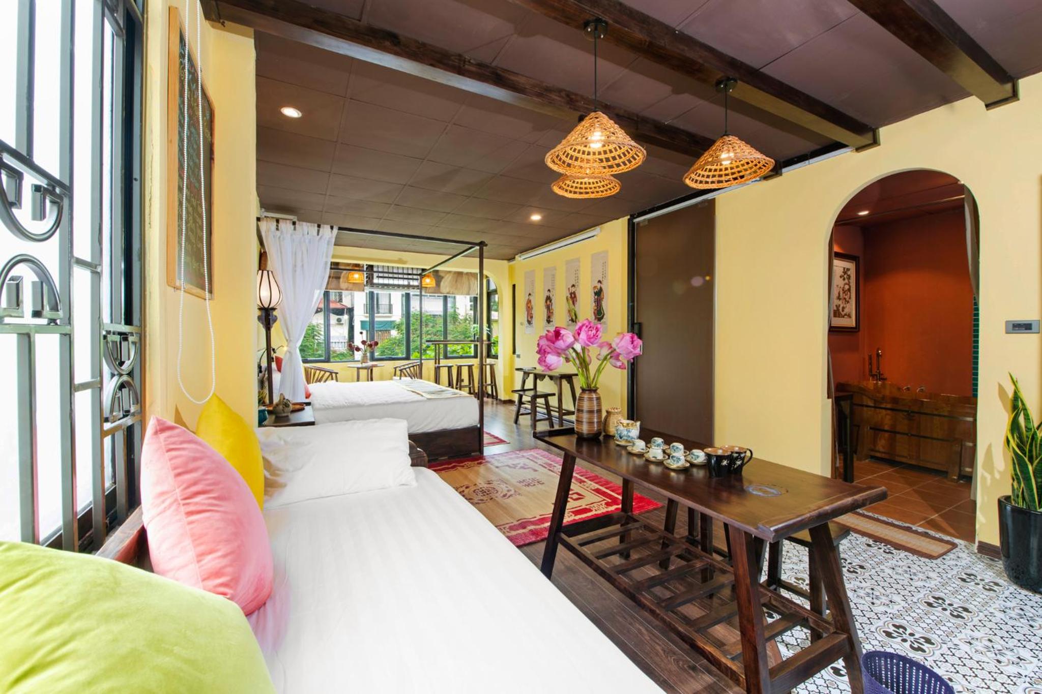 Old Quarter Lux Boutique Train View Studio Retreat