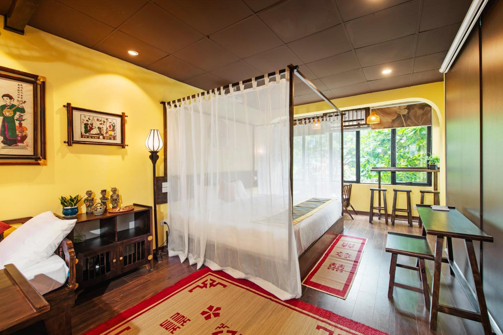 Old Quarter Lux Boutique Train View Studio Retreat