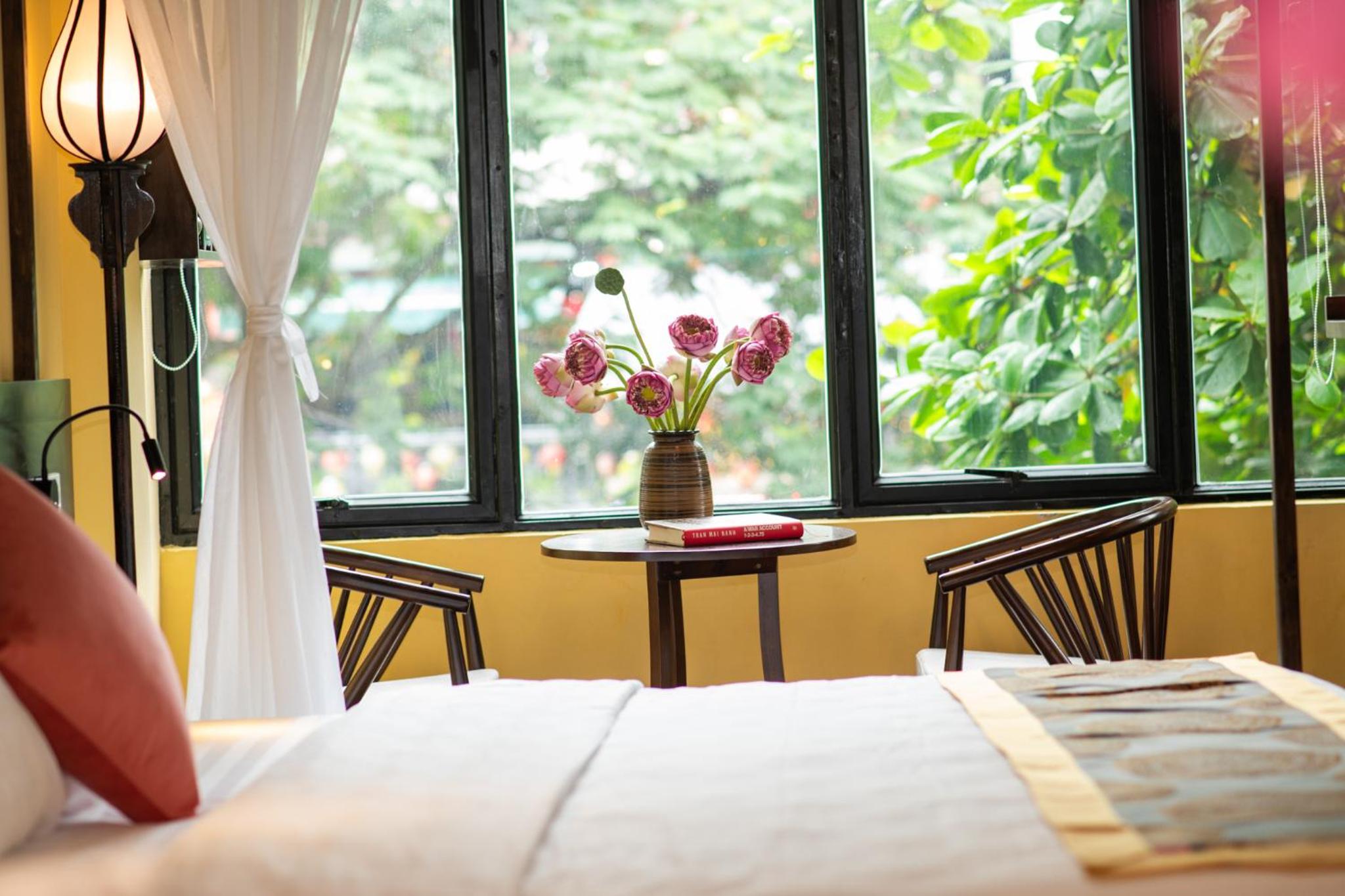 Old Quarter Lux Boutique Train View Studio Retreat
