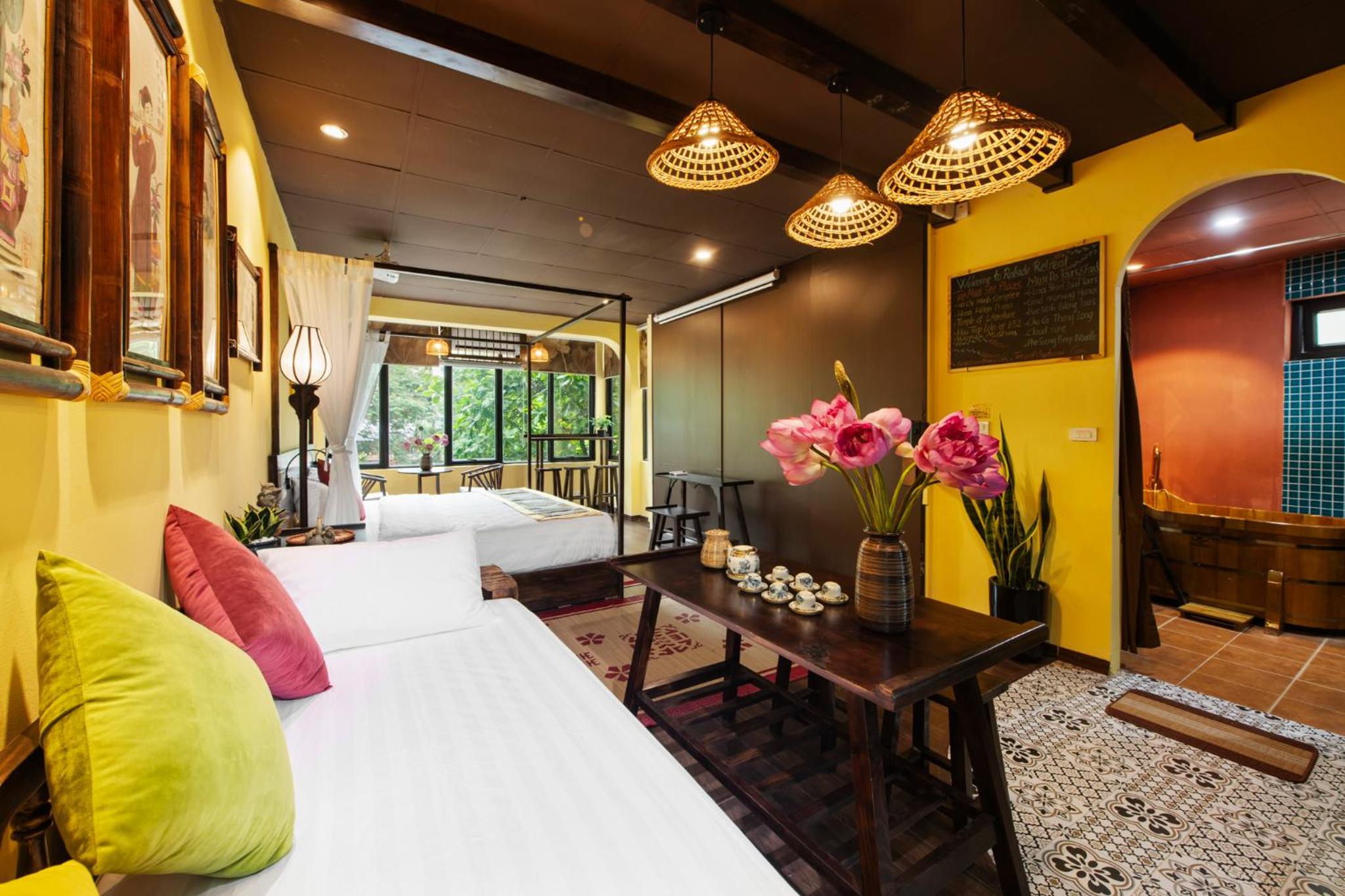 Old Quarter Lux Boutique Train View Studio Retreat
