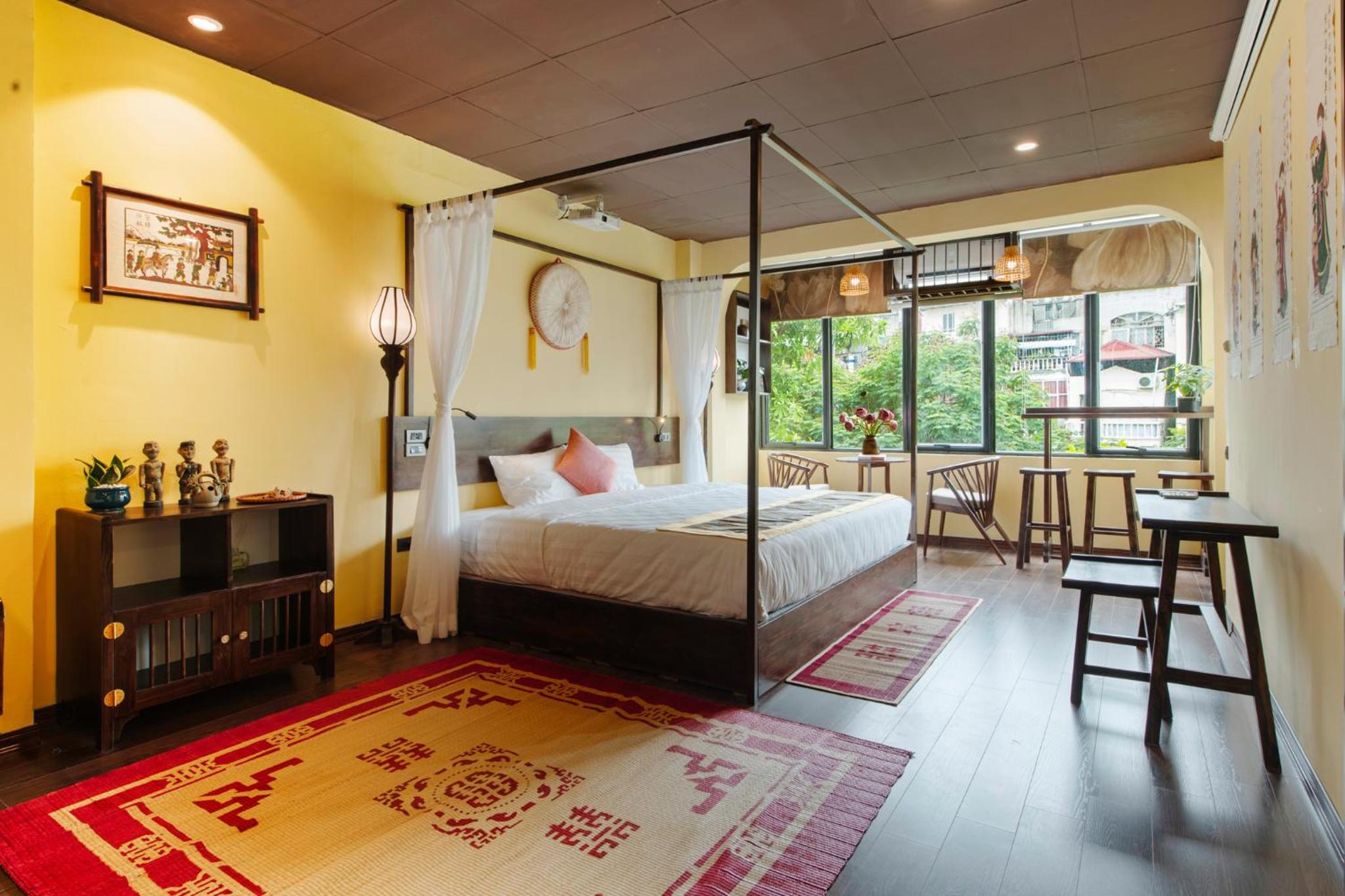 Old Quarter Lux Boutique Train View Studio Retreat