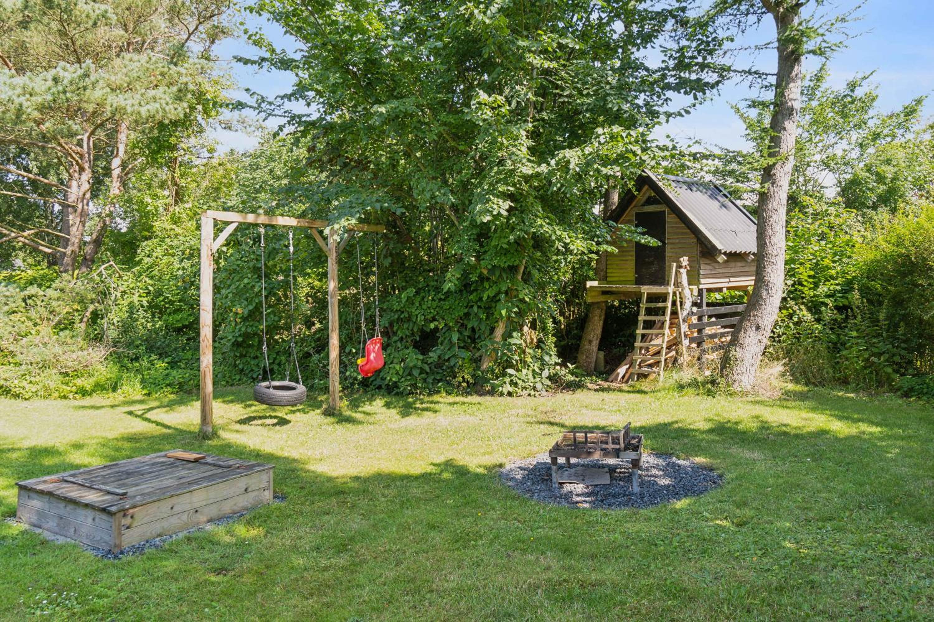 Lovely Summer House Close To Stillinge Beach
