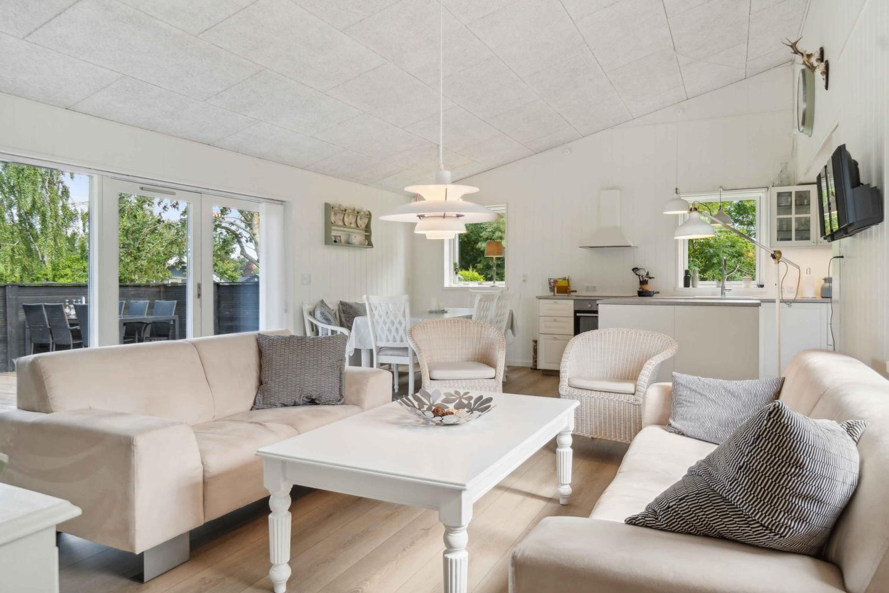 Lovely Summer House Close To Stillinge Beach