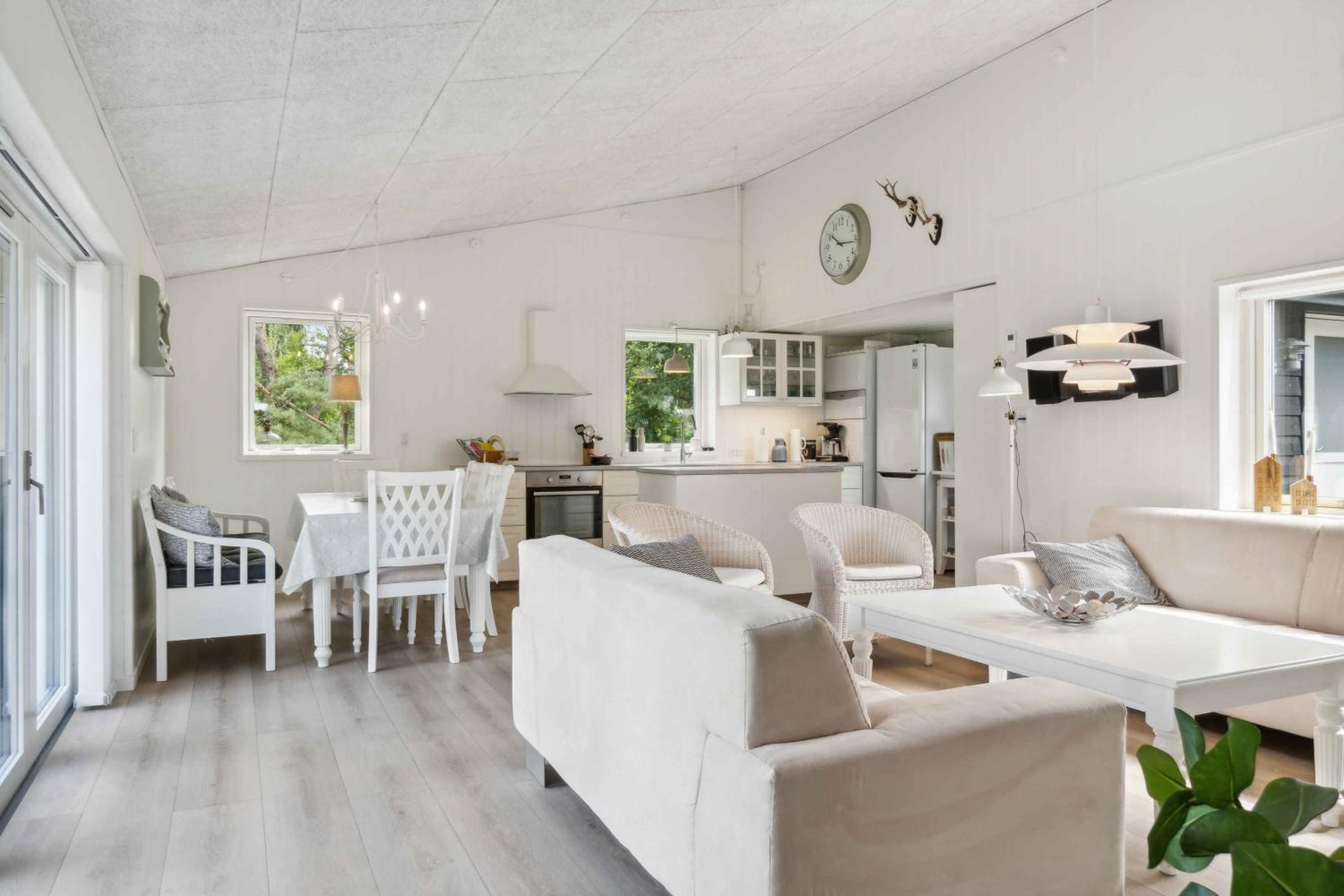 Lovely Summer House Close To Stillinge Beach