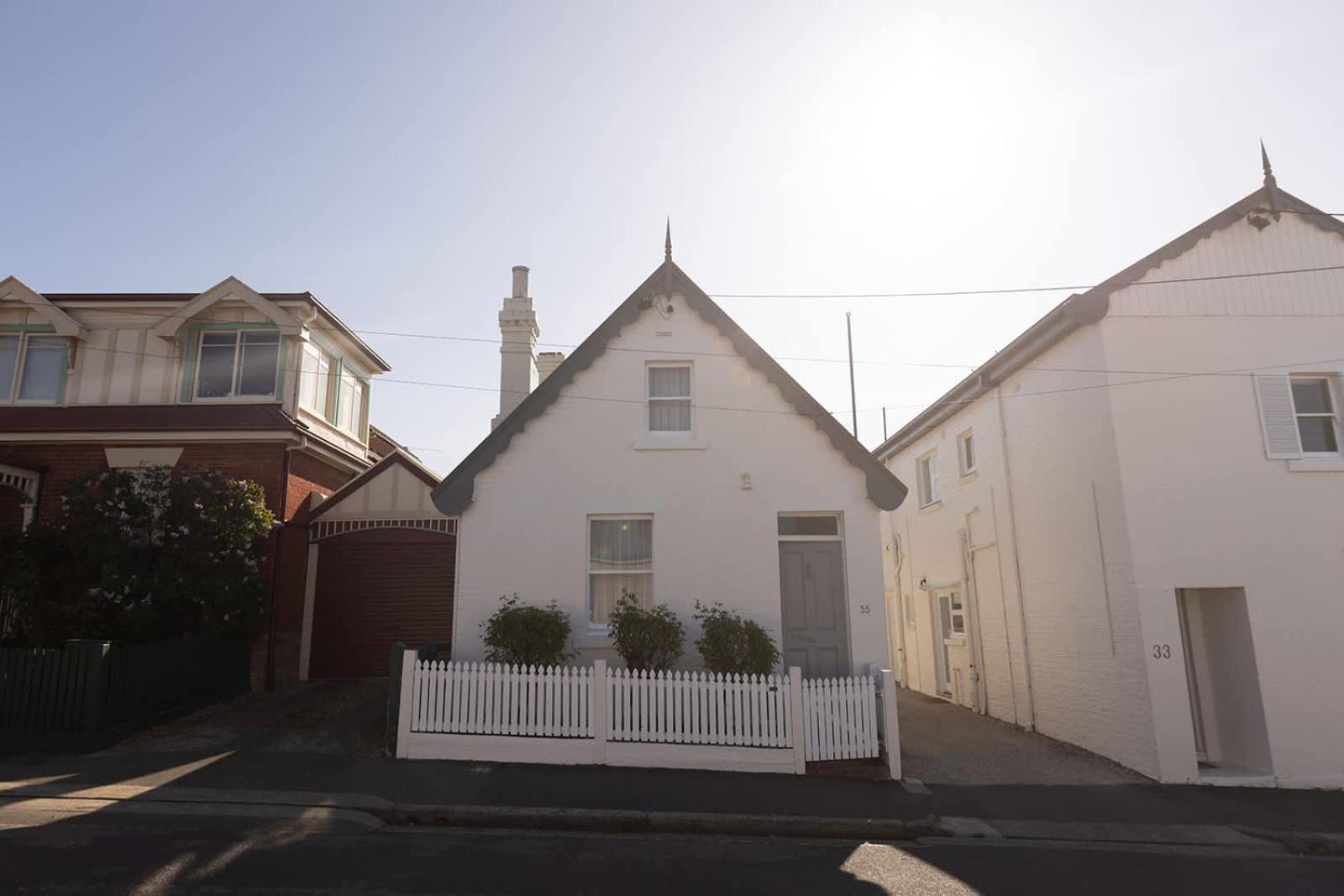 Kelly Street Cottage in Battery Point