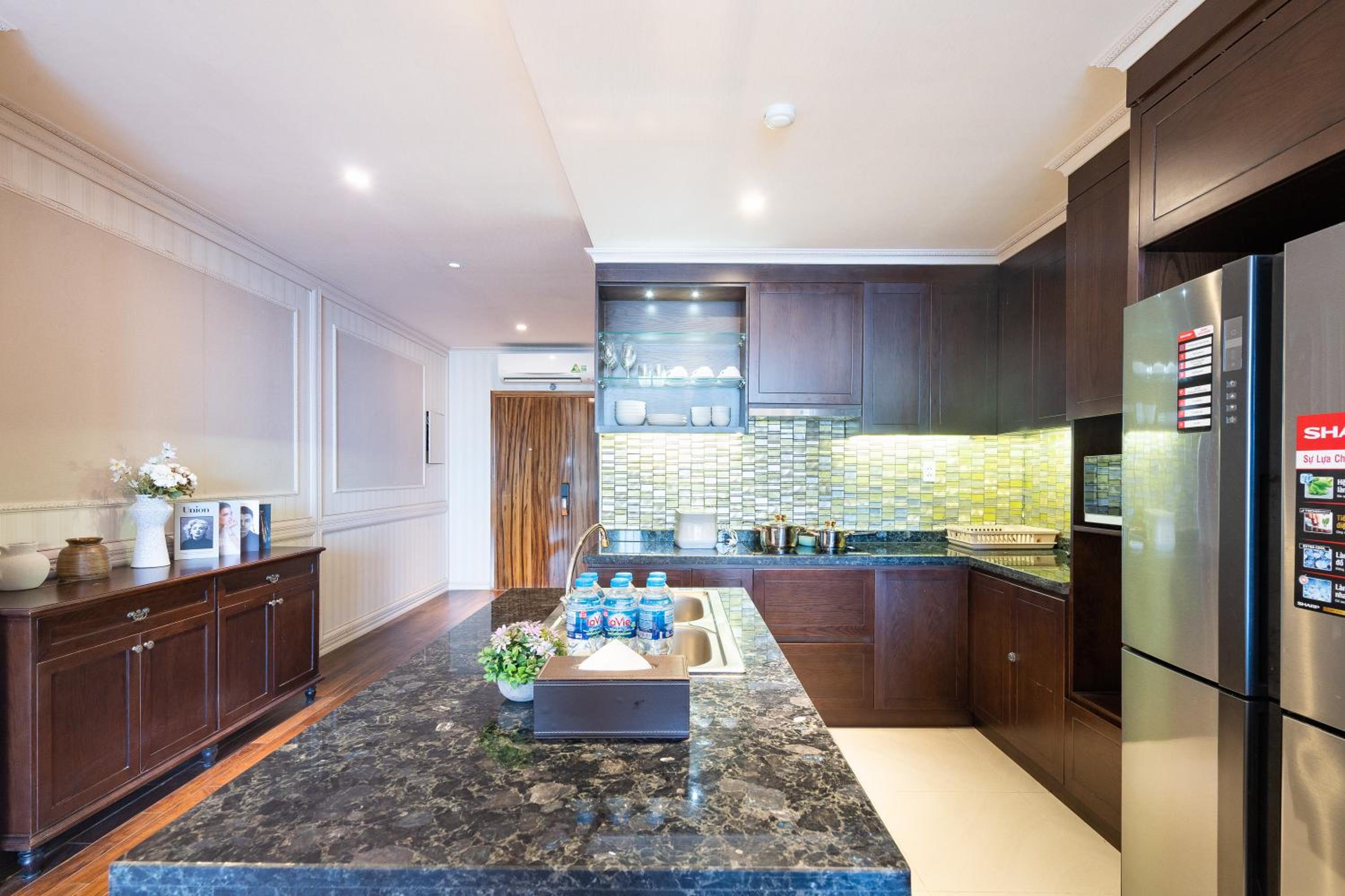 2BR 3BR Luxury Apartment Sky Pool