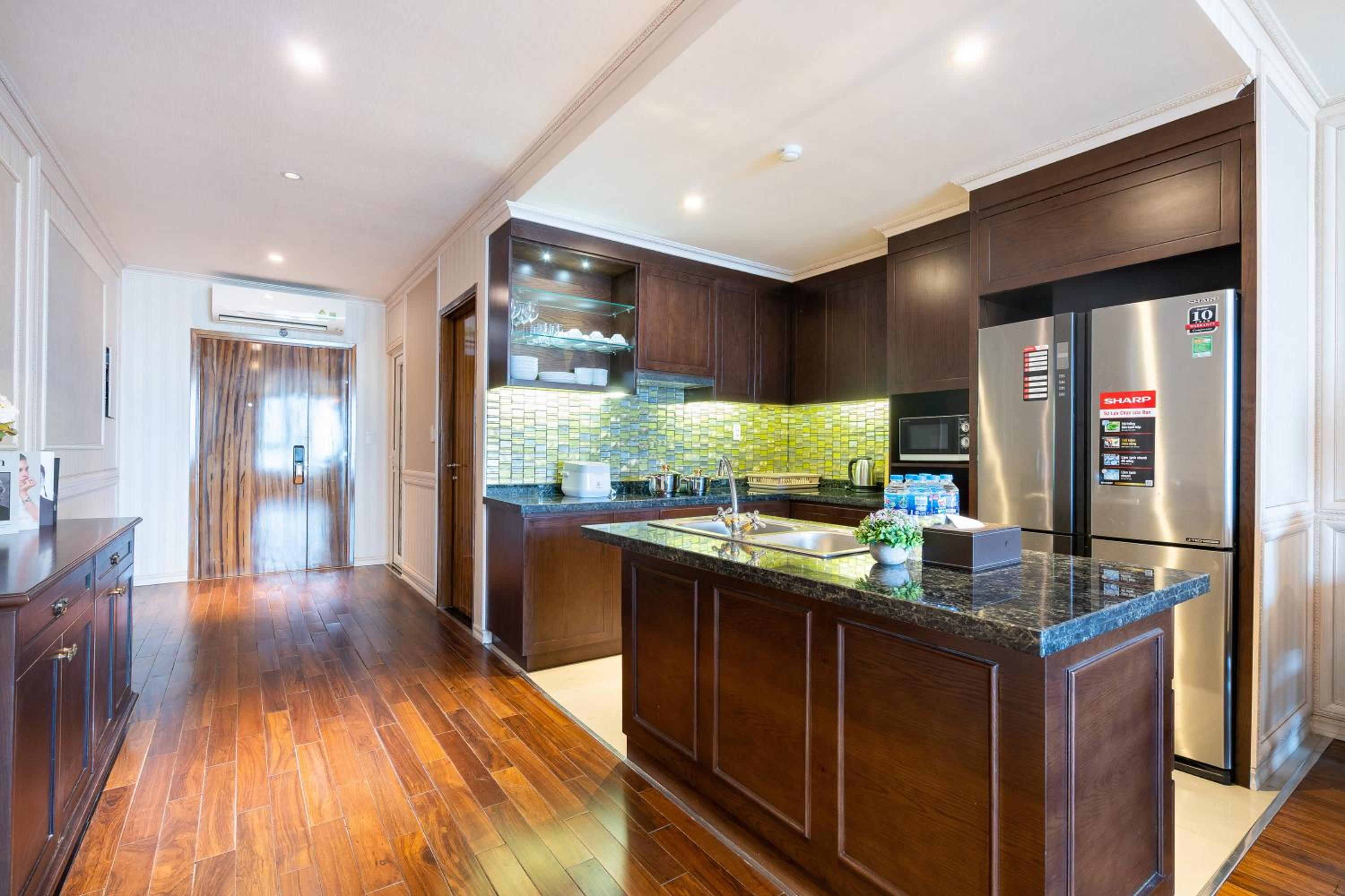 2BR 3BR Luxury Apartment Sky Pool