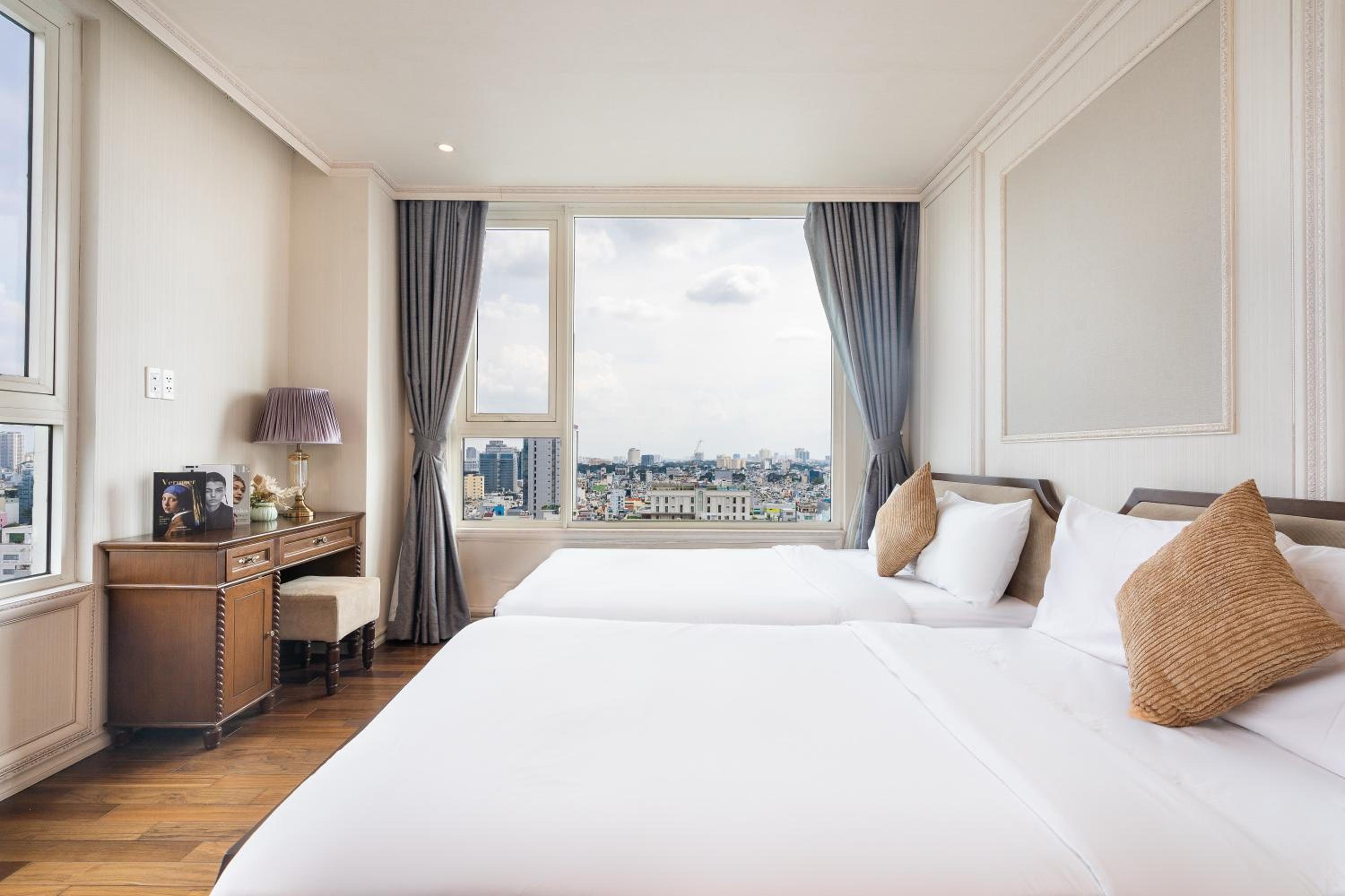 2BR 3BR Luxury Apartment Sky Pool