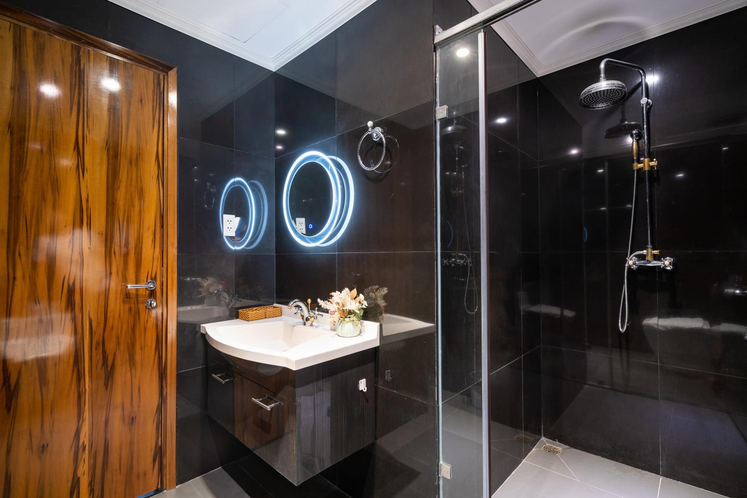 2BR 3BR Luxury Apartment Sky Pool