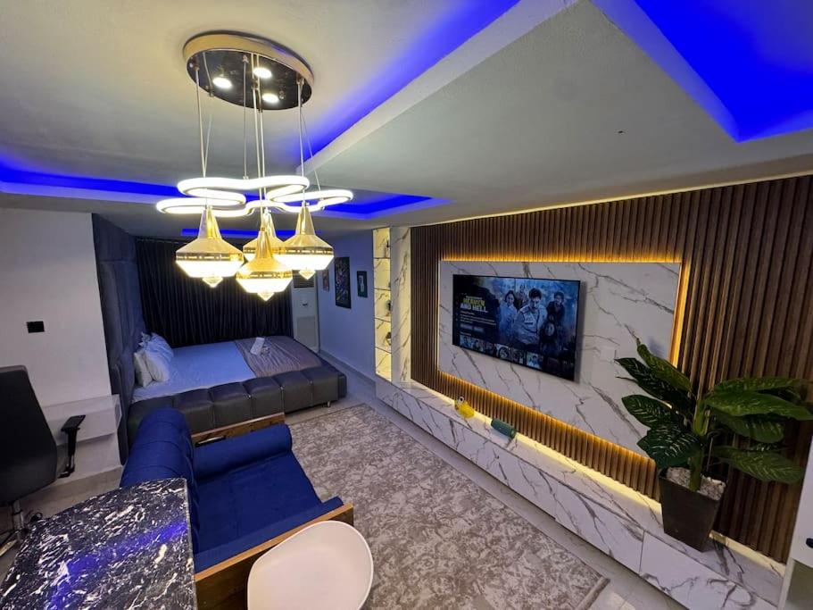 Cozy Pent House with Balcony for R&R view 3