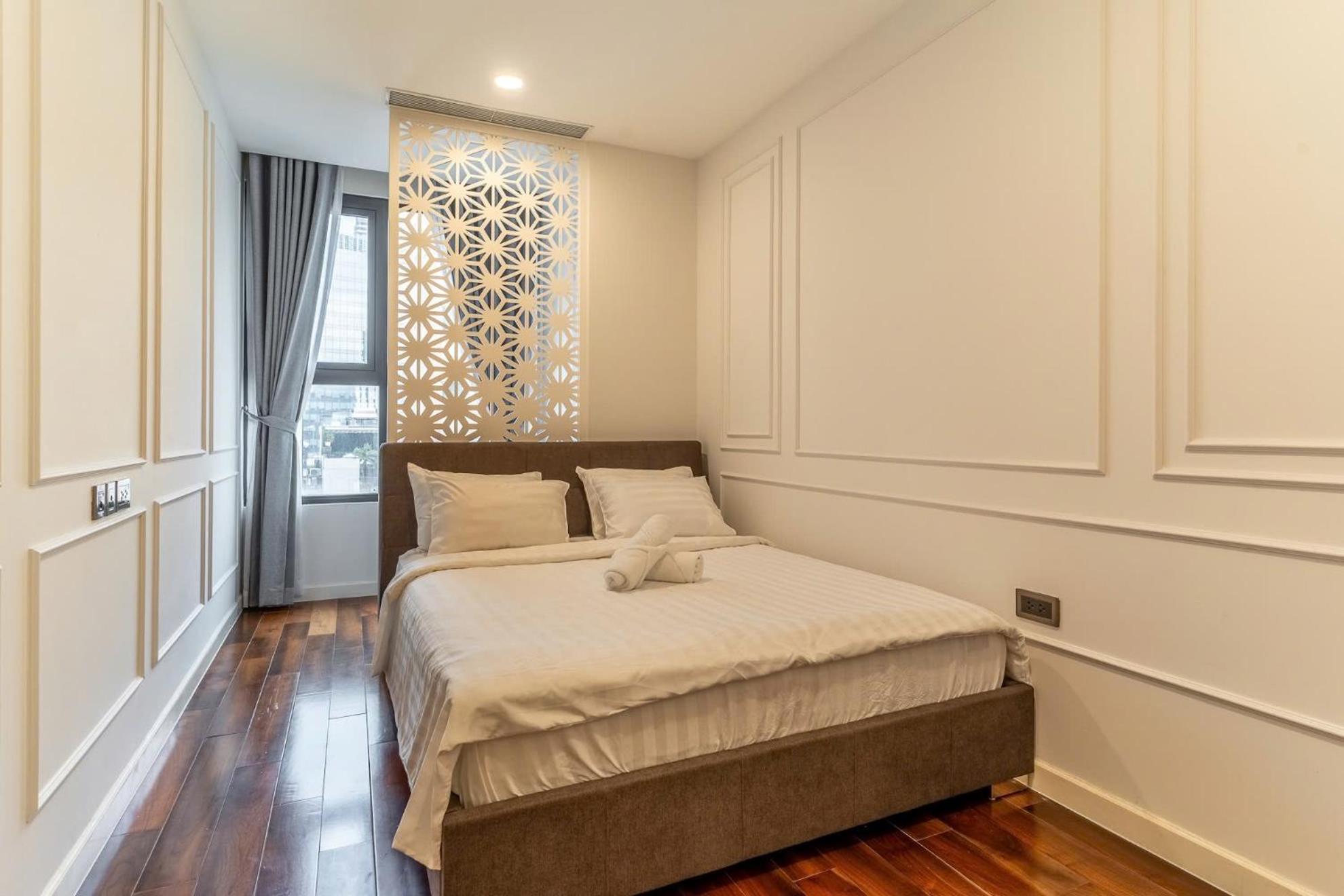 De Lux Madison Best Central 2 Bedrooms 2 Baths, Pool Gym